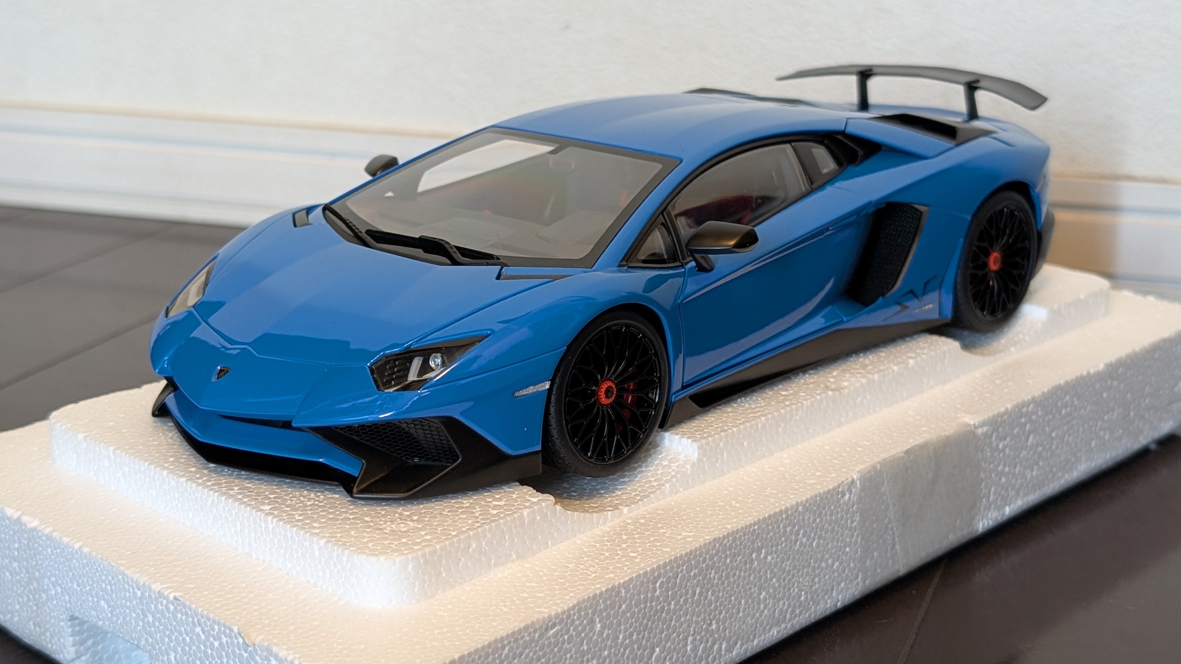 オートアート　アヴェンタドールsv ブルー Amazon | オートアート(AUTOart) 1/18 ランボルギーニ アヴェン