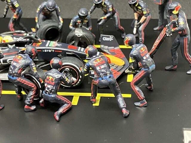 MINI GT 1/64 オラクル レッドブル レーシング RB18 2022 優勝車 #1