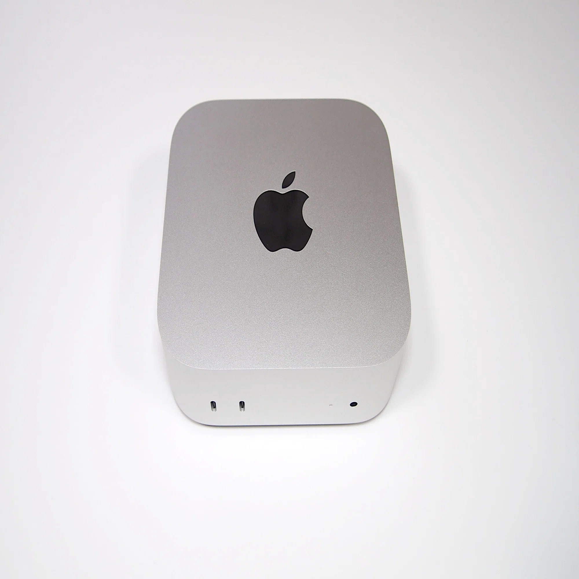 M4 Mac miniレビュー！小さいけど静かで快適、重い作業をしないなら 