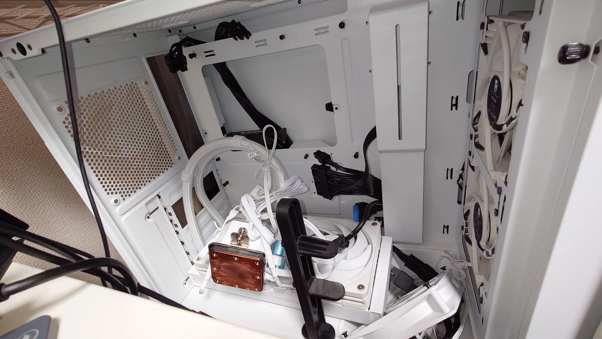 KASRoskのマザーボードに9800X3Dを破壊された話｜Noah2061