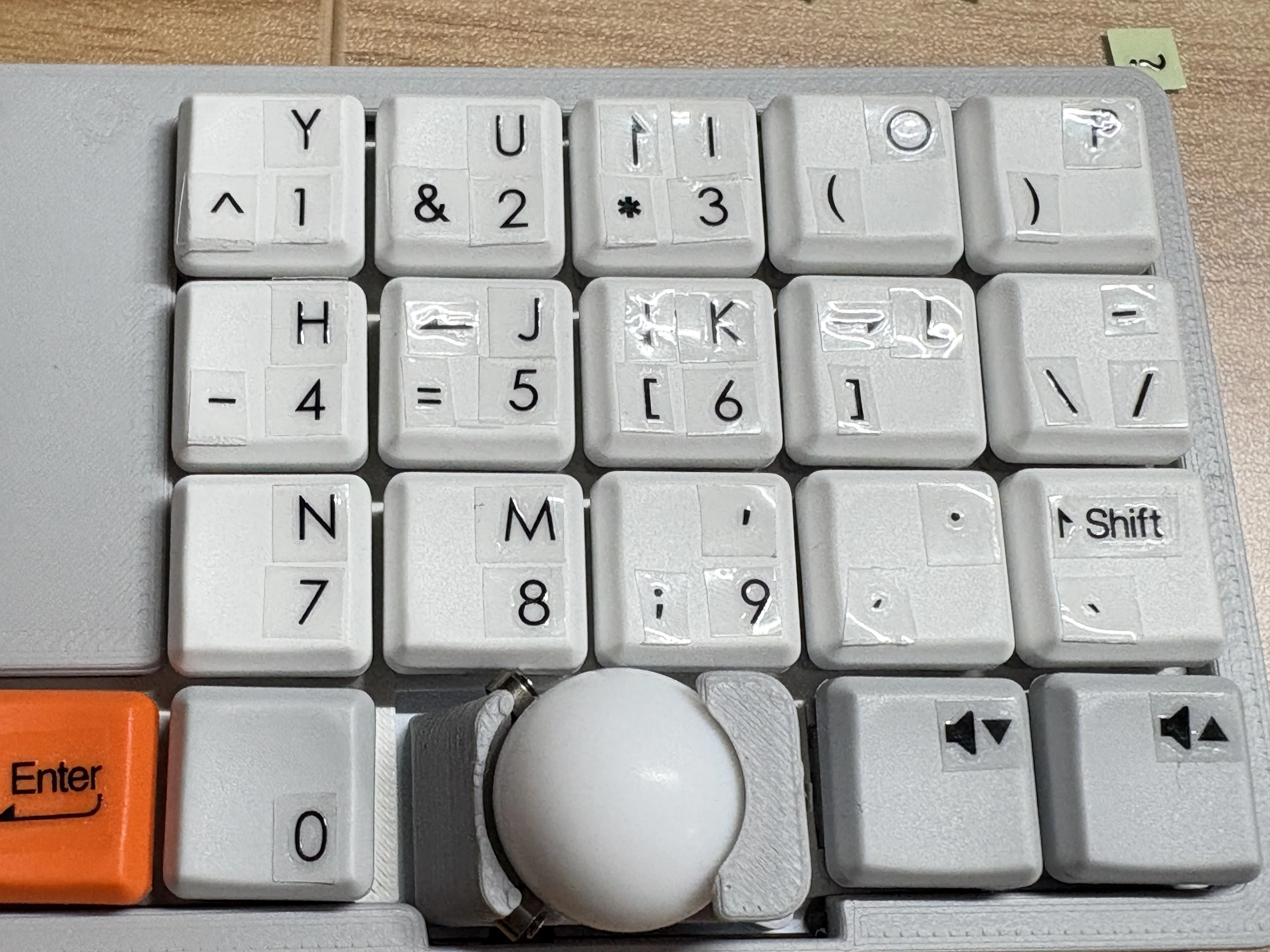 conductorにnotraキーキャップを載せてみた｜キートップシールも貼って