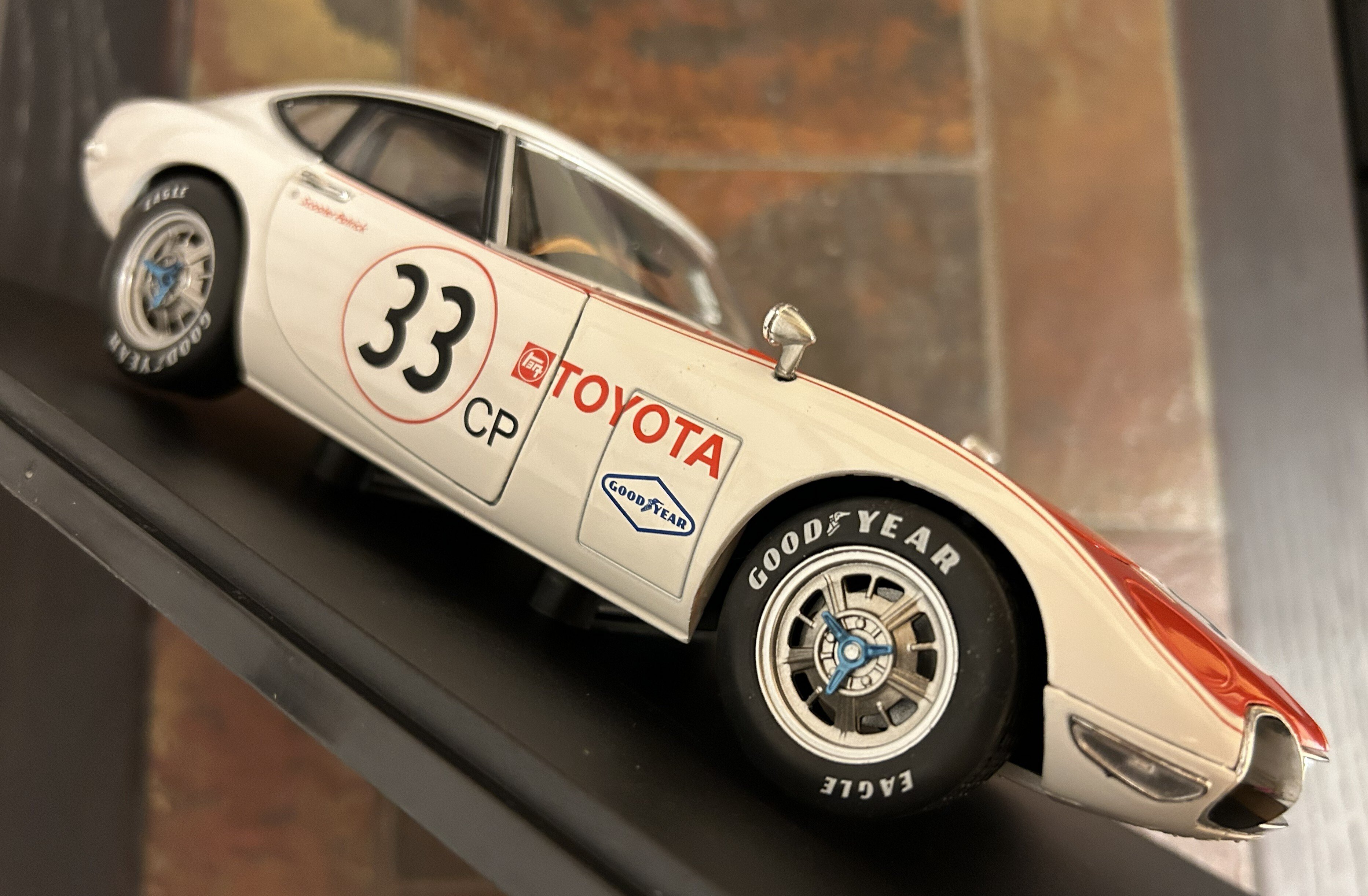 トヨタ2000GT1968年sccAスポーツカーレース出場車1/18 1968年SCCAスポーツカーレースに参戦した「トヨタ 2000GT」をハセガワ