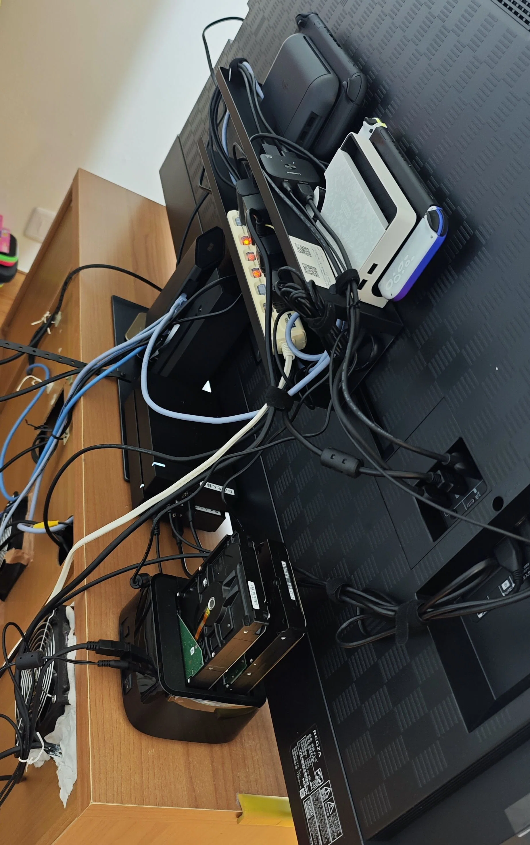 テレビを10年ぶりに買い替えた話｜北村あおい