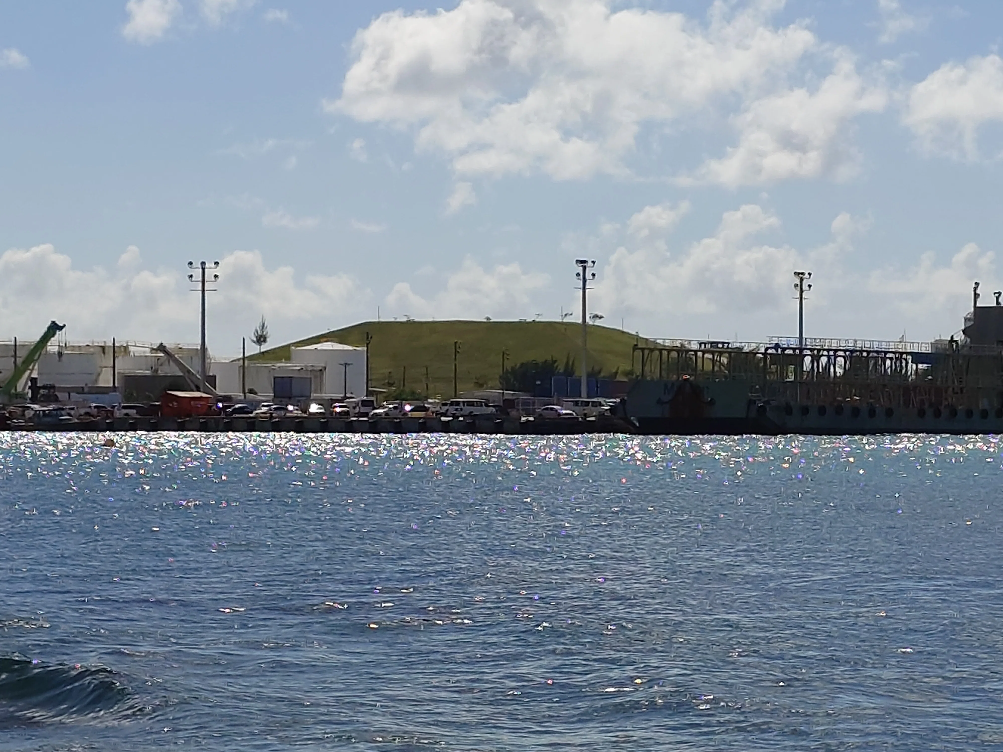 サイパン戦慰霊の旅㉖ 海軍水上基地跡・燃料庫跡｜comomo
