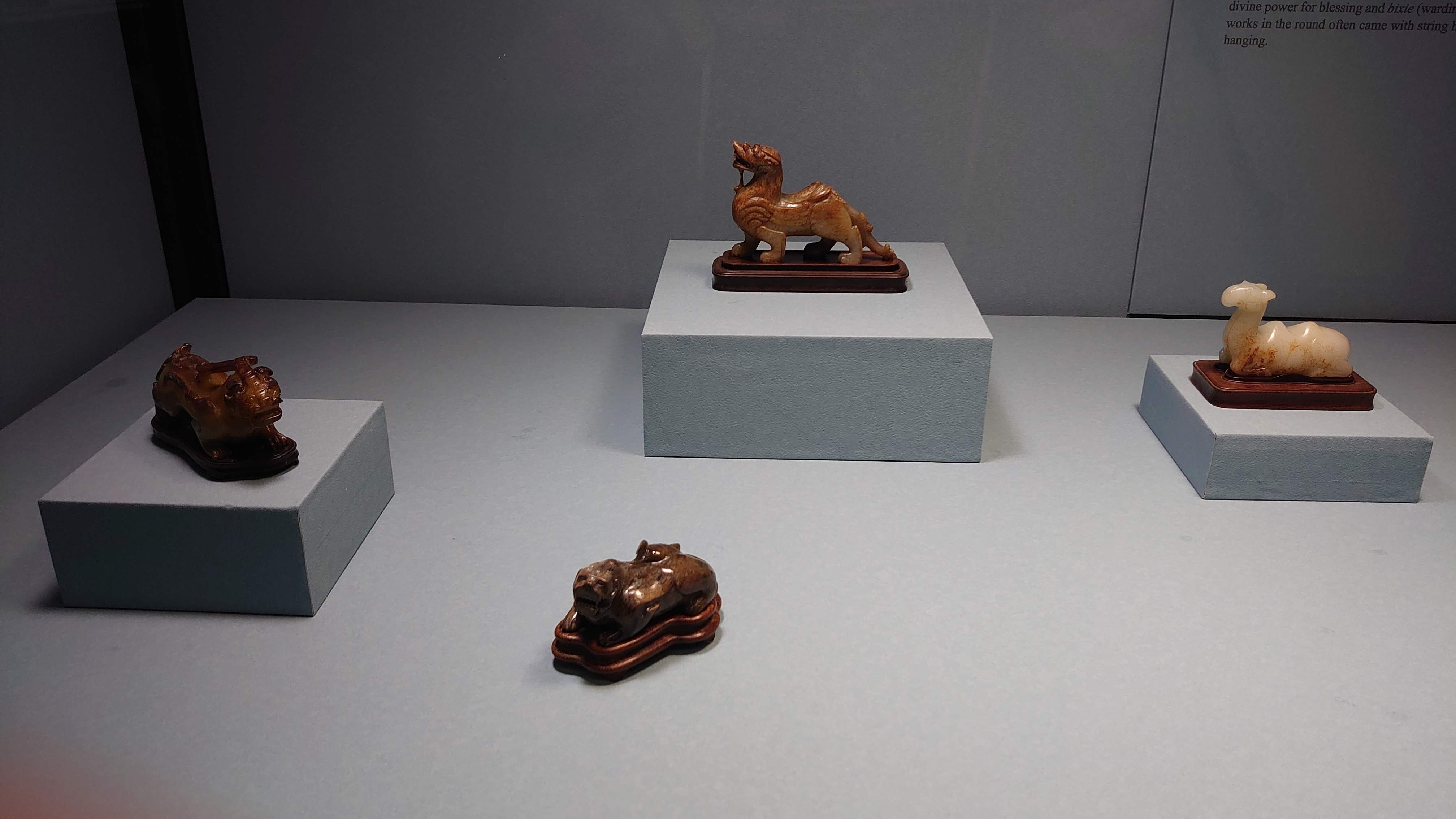 玉に宿る8000年の魂と、戦争に巻き込まれた翡翠の瓶――｜学び直し研究所