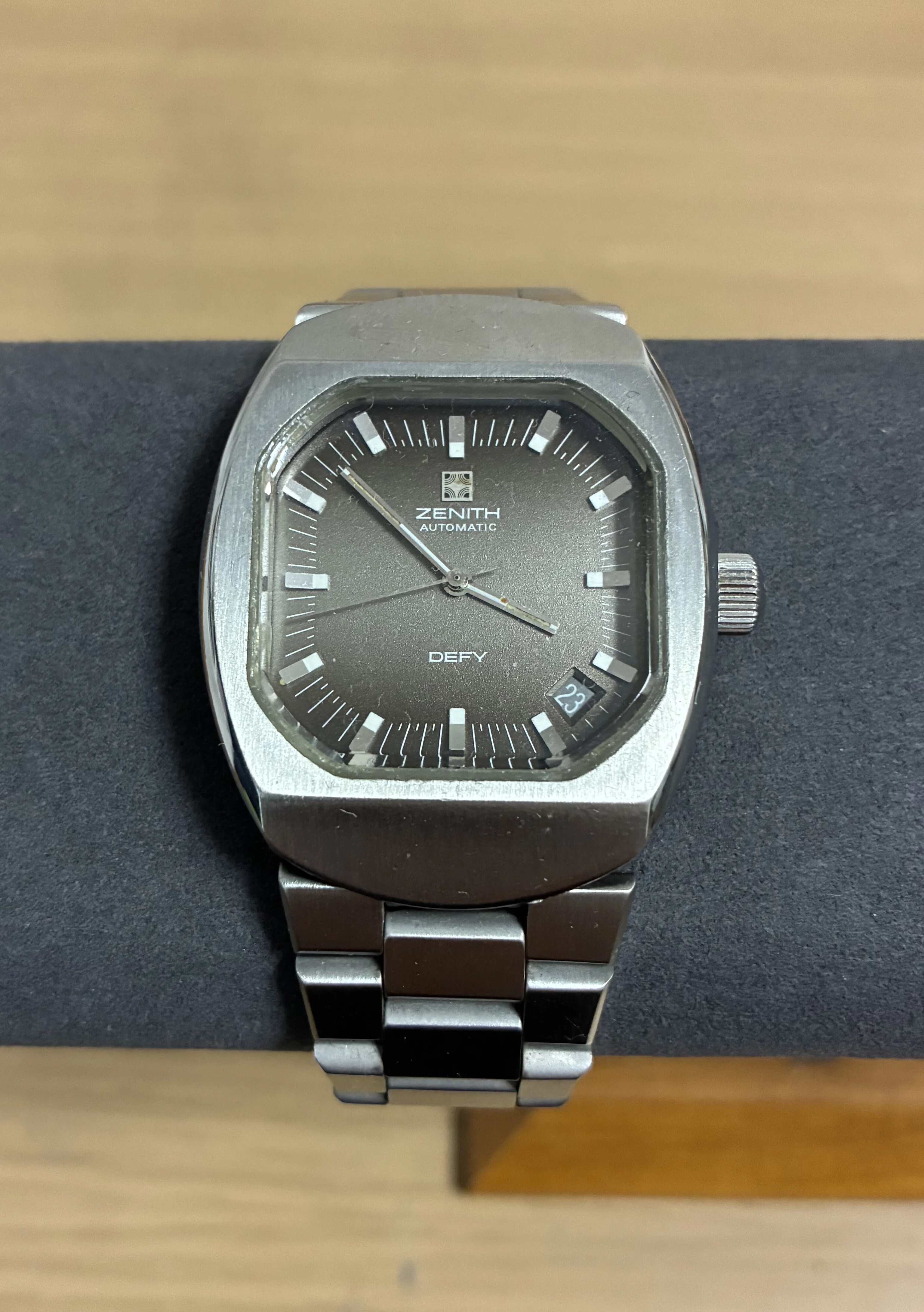 9 一目惚れして買ったアンティーク時計の話（ゼニス DEFY）｜腕時計と私