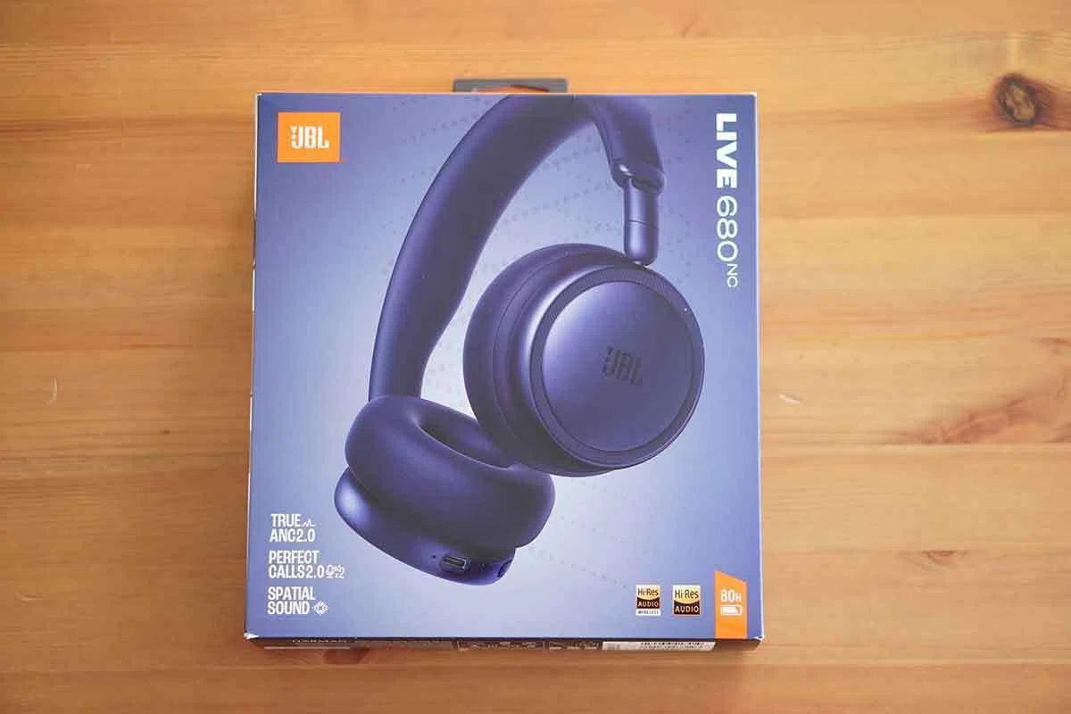 JBL Live 680NC レビュー｜オンイヤーの常識を変える高音質と強力