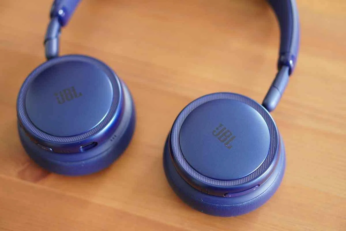JBL Live 680NC レビュー｜オンイヤーの常識を変える高音質と強力