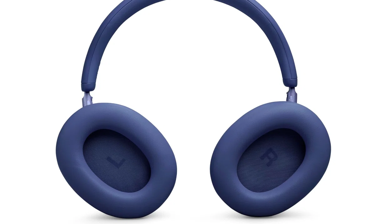 JBL Live 780NC レビュー｜大人っぽいデザインと没入感を両立した、JBL