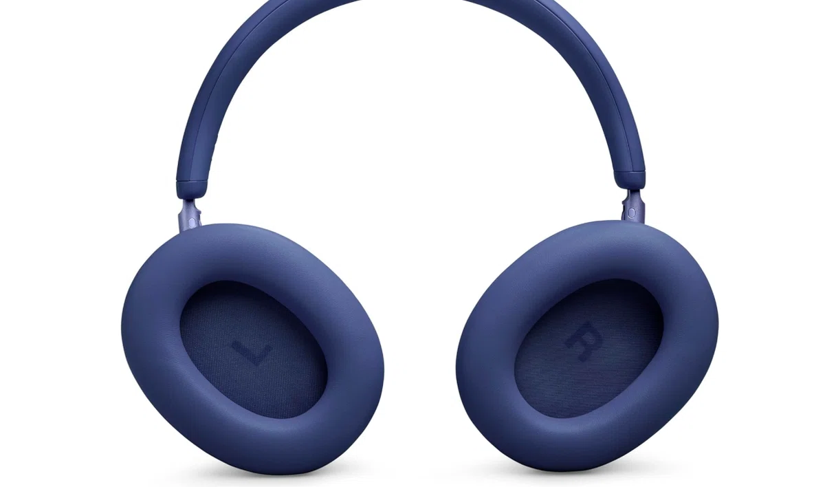 JBL Live 780NC レビュー｜大人っぽいデザインと没入感を両立した、JBL