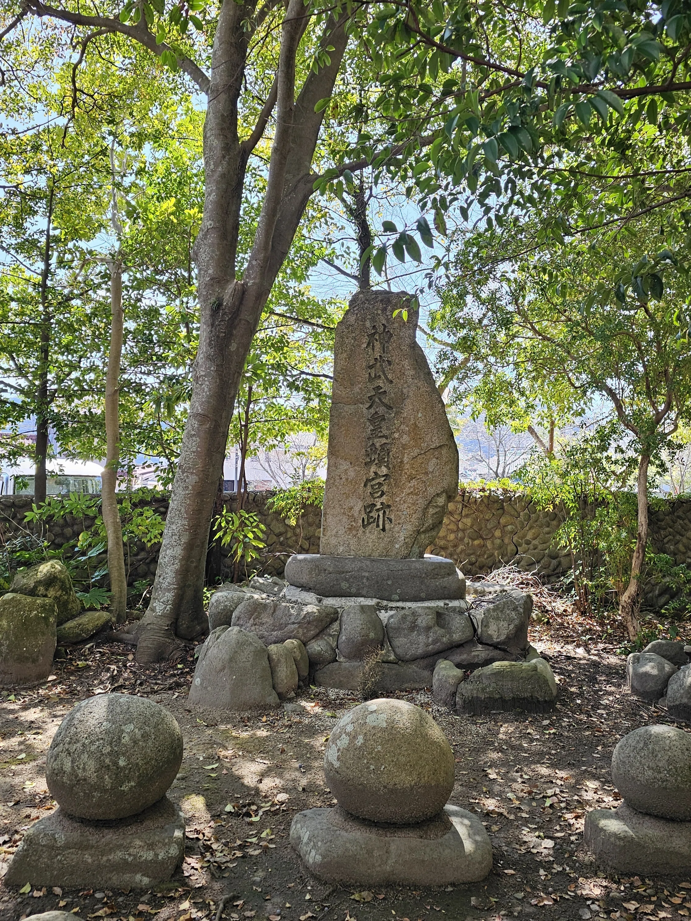 社寺散歩｜熊野三所大神社・神武天皇頓宮跡｜和歌山・那智勝浦町｜xicano
