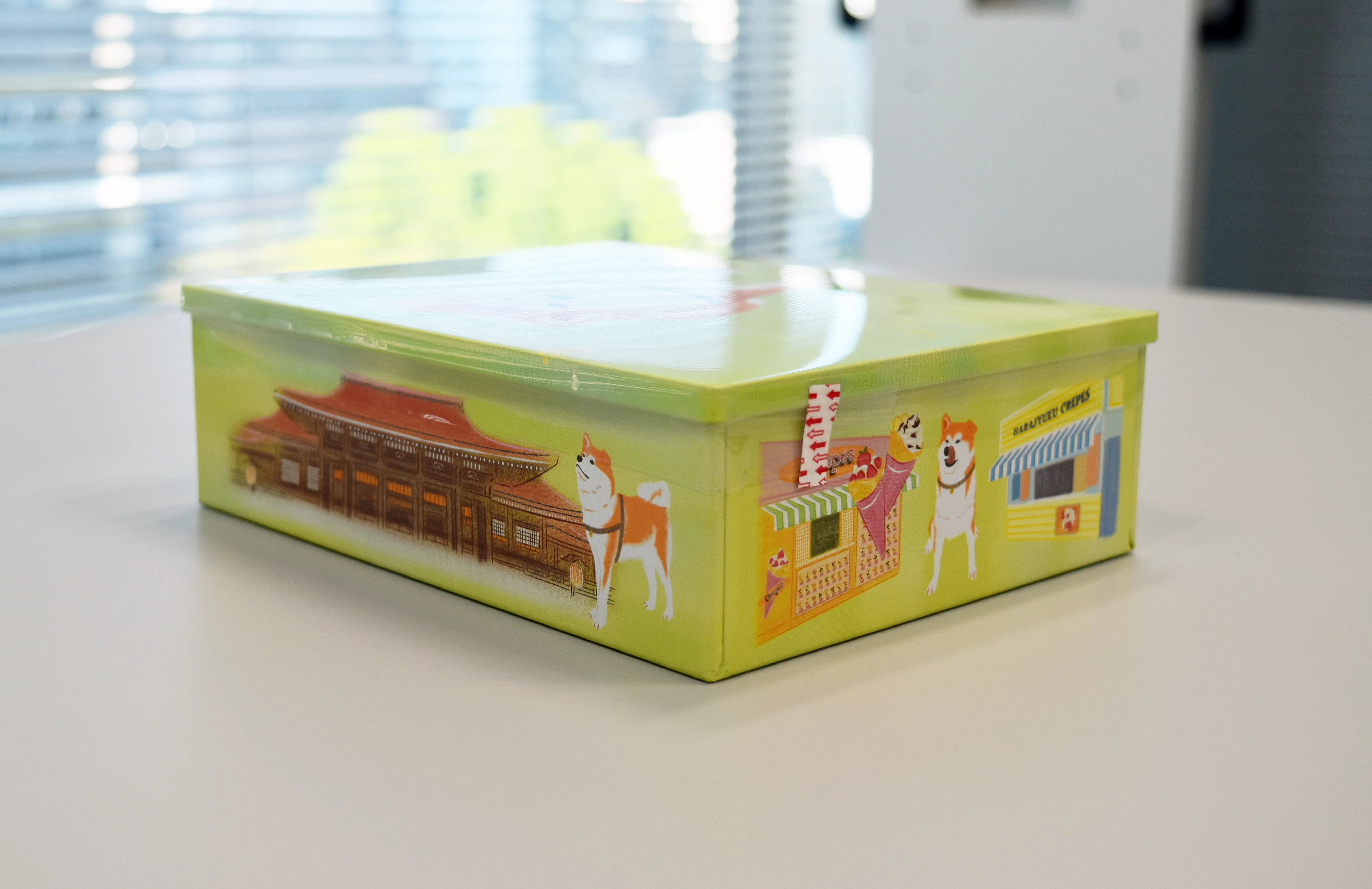 YOHKU ギフトボックス You'll want to take it home with you. Yoku Moku's Hachiko Tin