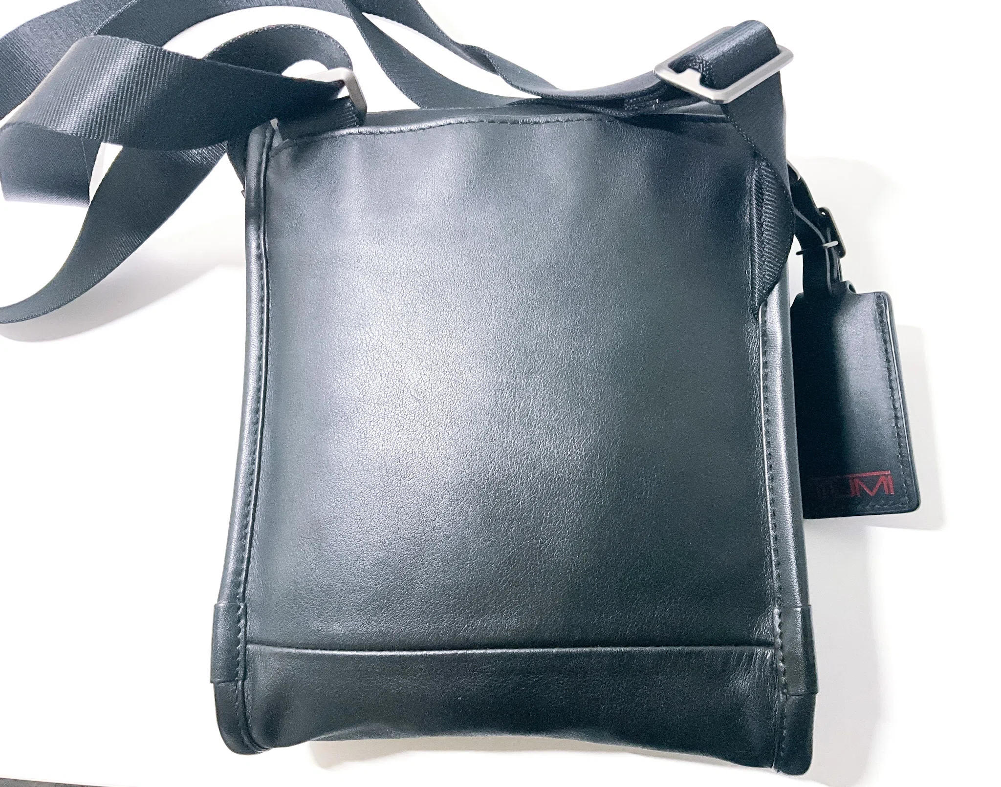 TUMI】「ポケット・バッグ・スモール」のレザーver.を購入したので