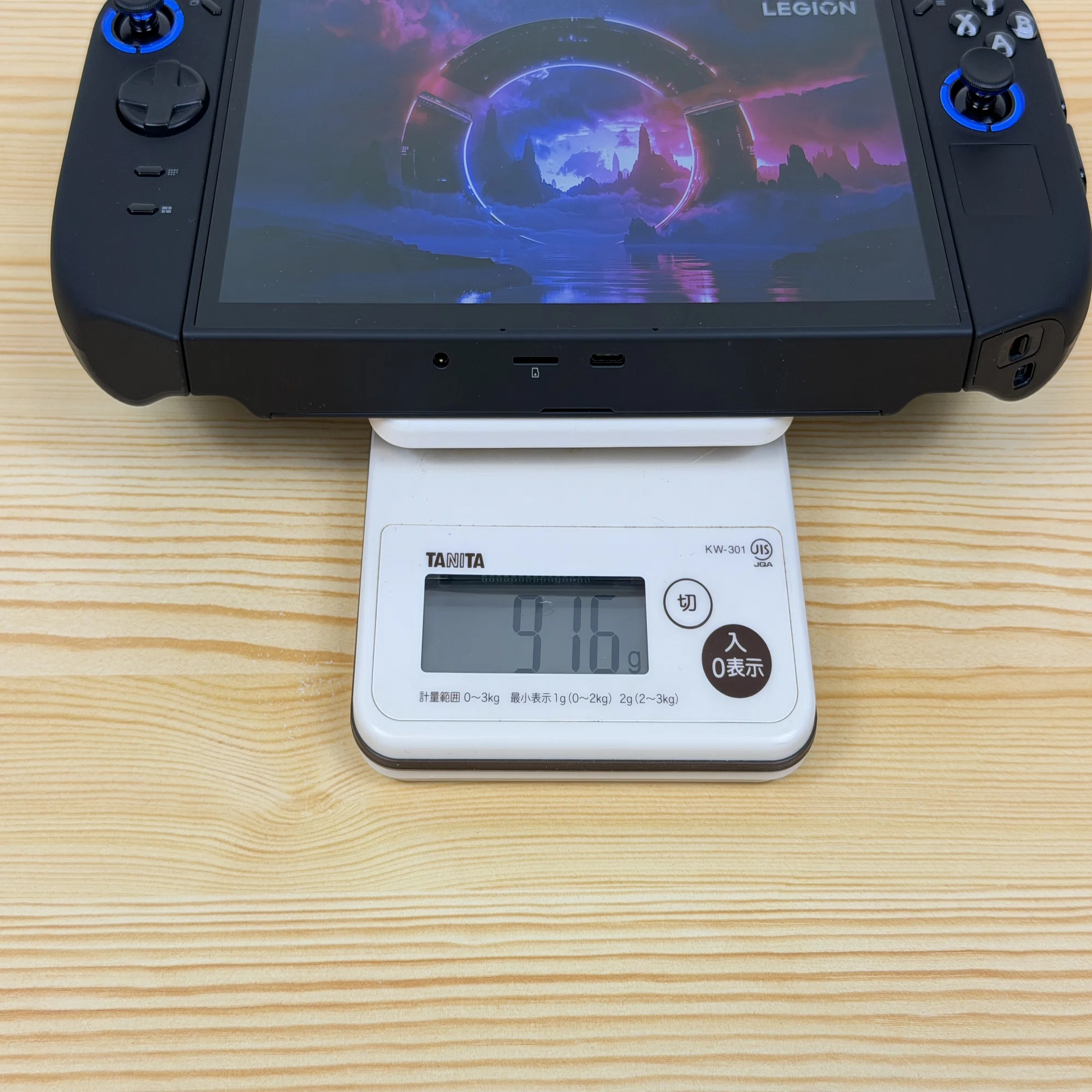 ハンドヘルドのLenovo Legion Go Gen 2レビューしたけど、コレ重たくね 