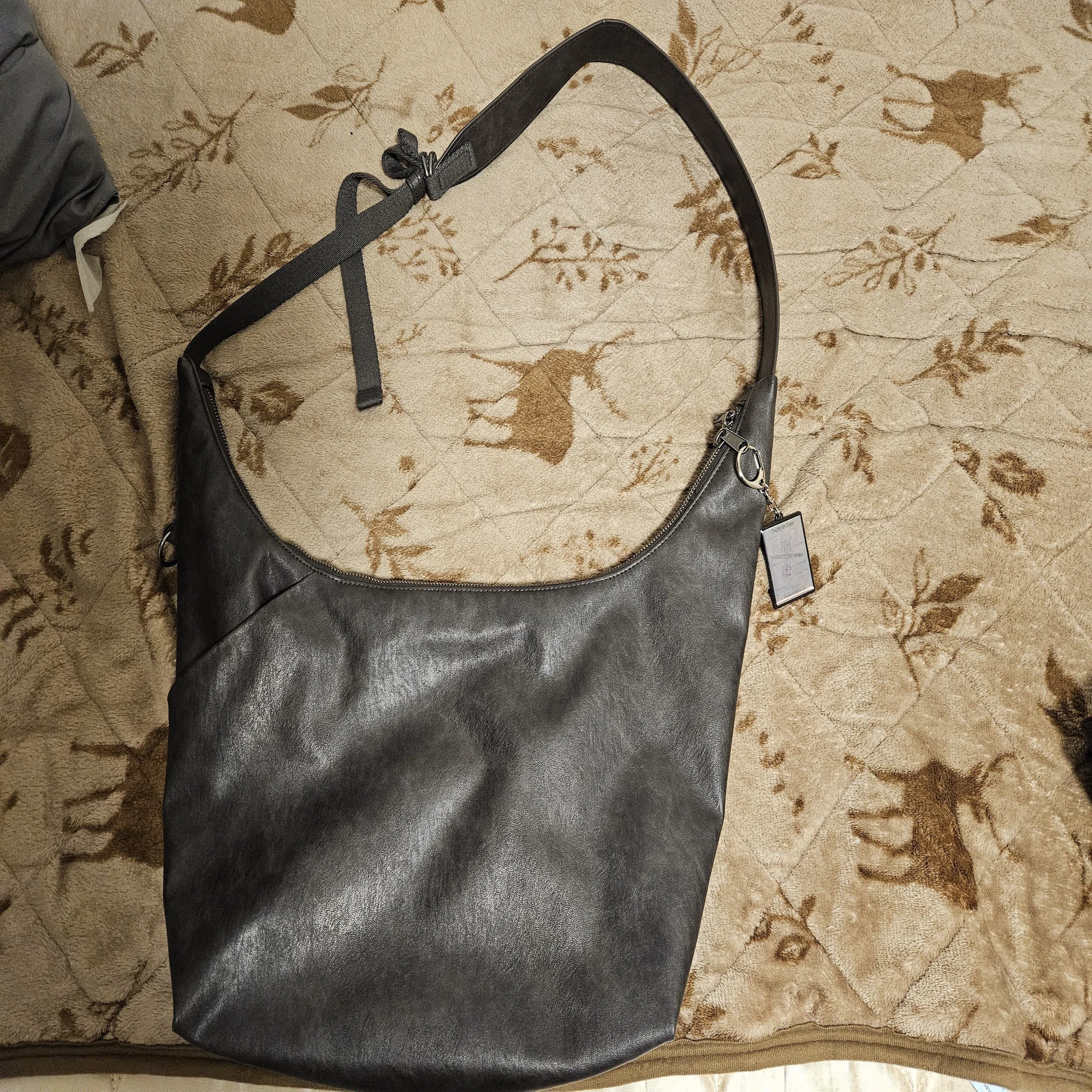 Lemaireの最強バッグ Soft Game Bag (Small) ｜G新井