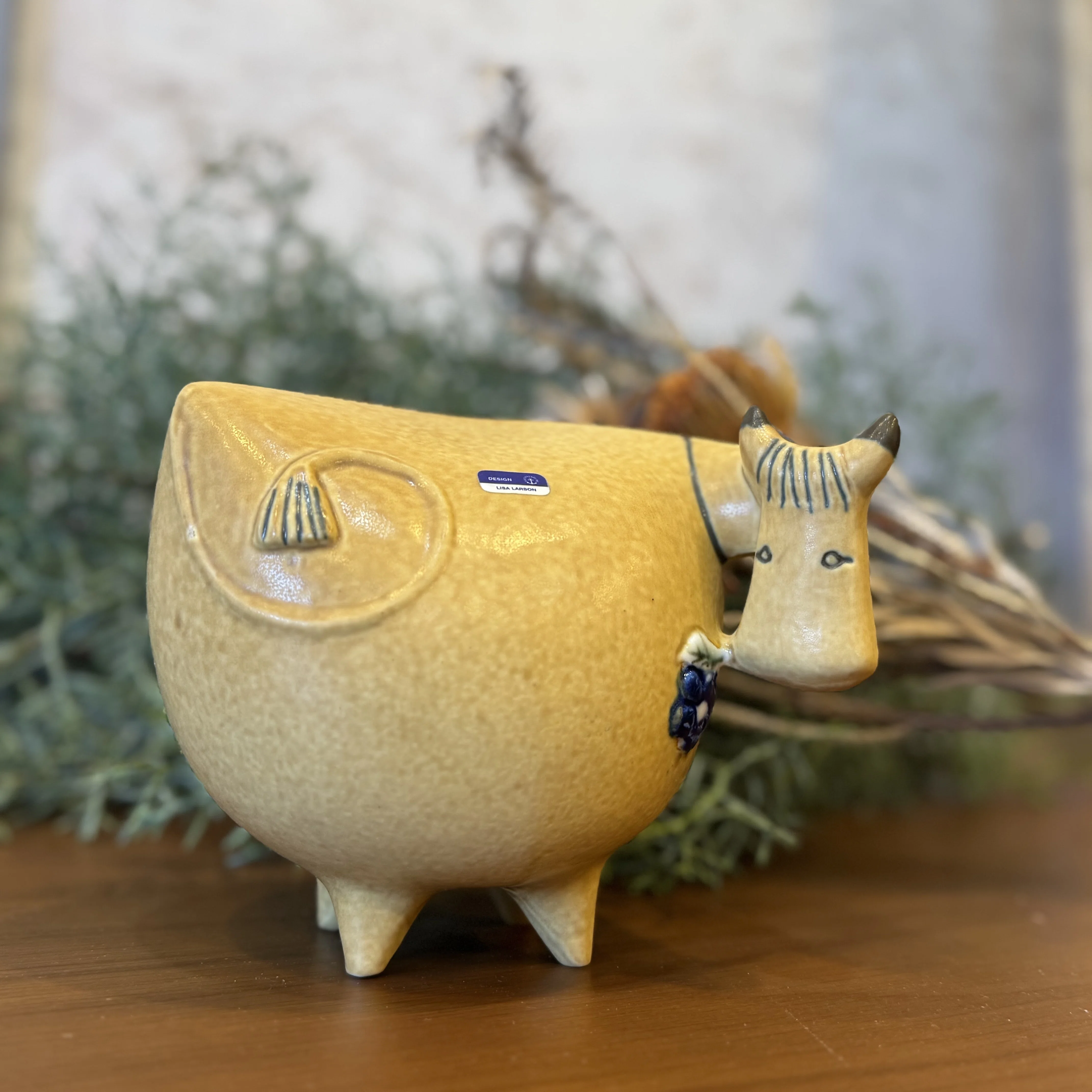 Holding time within roundness. Living with Lisa Larson's vintage