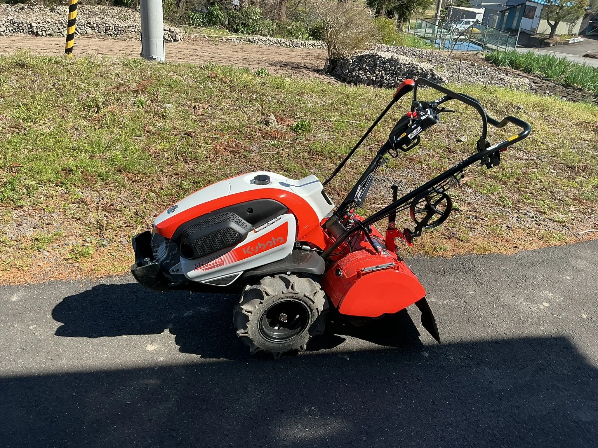 クエグル 園芸用土壌耕作機器 赤 本格的エンジン式耕耘機（管理機）導入！｜DJ.プラグマティクス