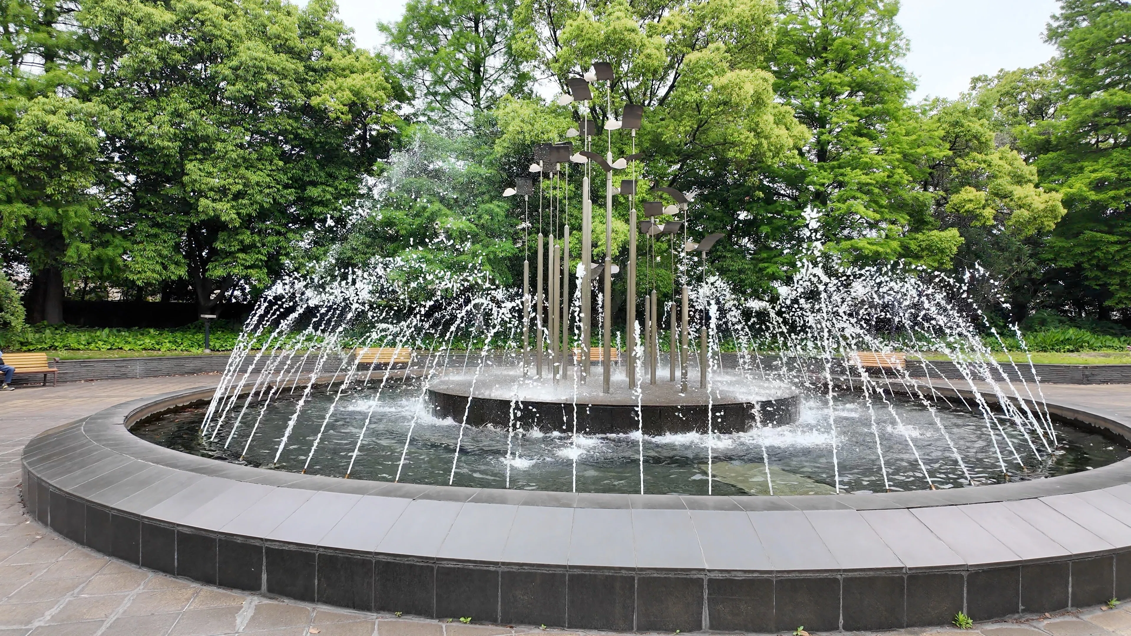 邦楽 garden Motohama Park] Rose Garden, Sculptures, Fountains — I never knew