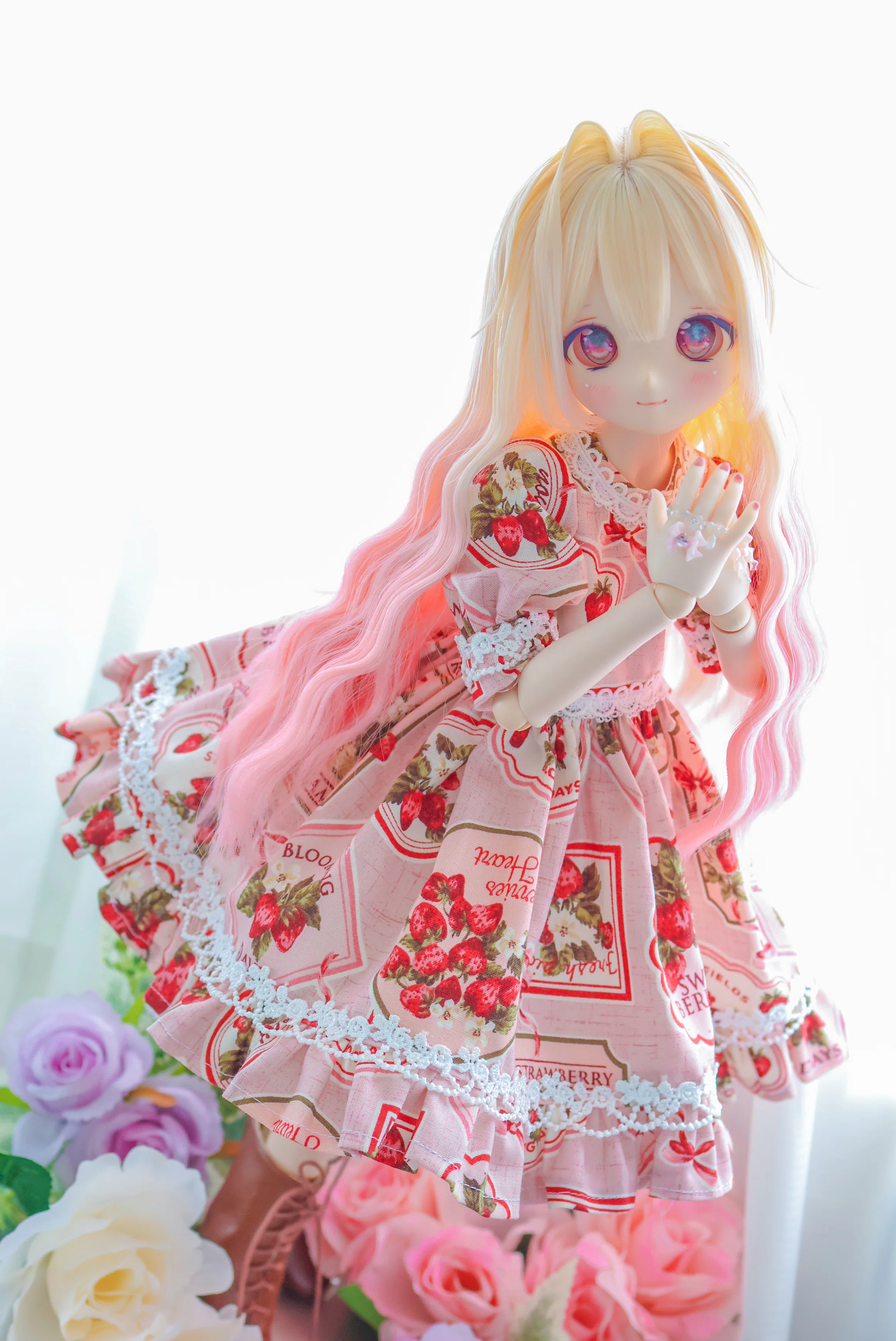 ミニチュアドール　服　ハンドメイド☆お揃いコーデ　いちご柄 ドール服】いちごワンピ、もうすぐ販売します🍓｜なつき