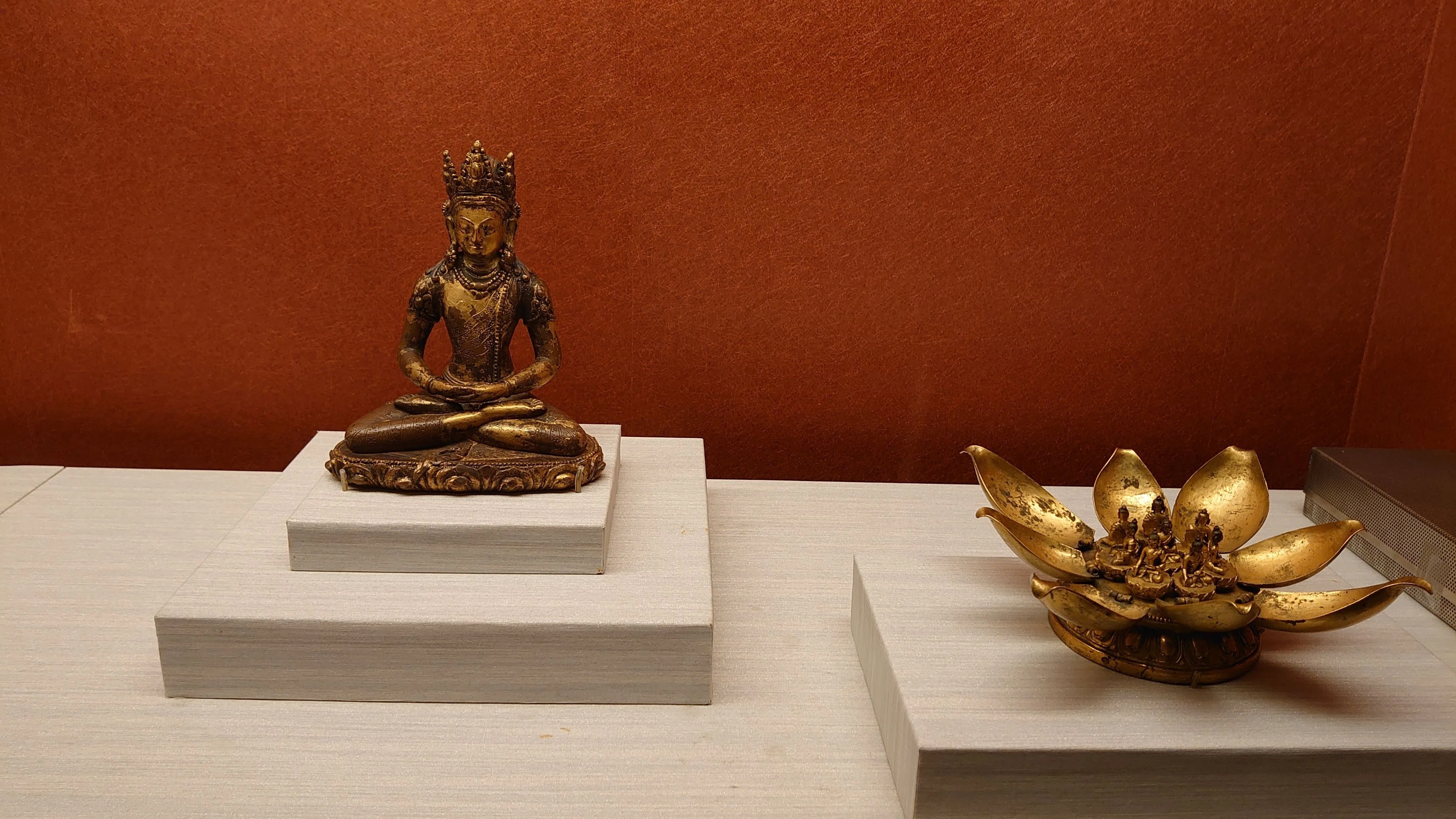 金色の仏が、1500年の沈黙を破った——故宮博物院で、仏教アートの旅路に