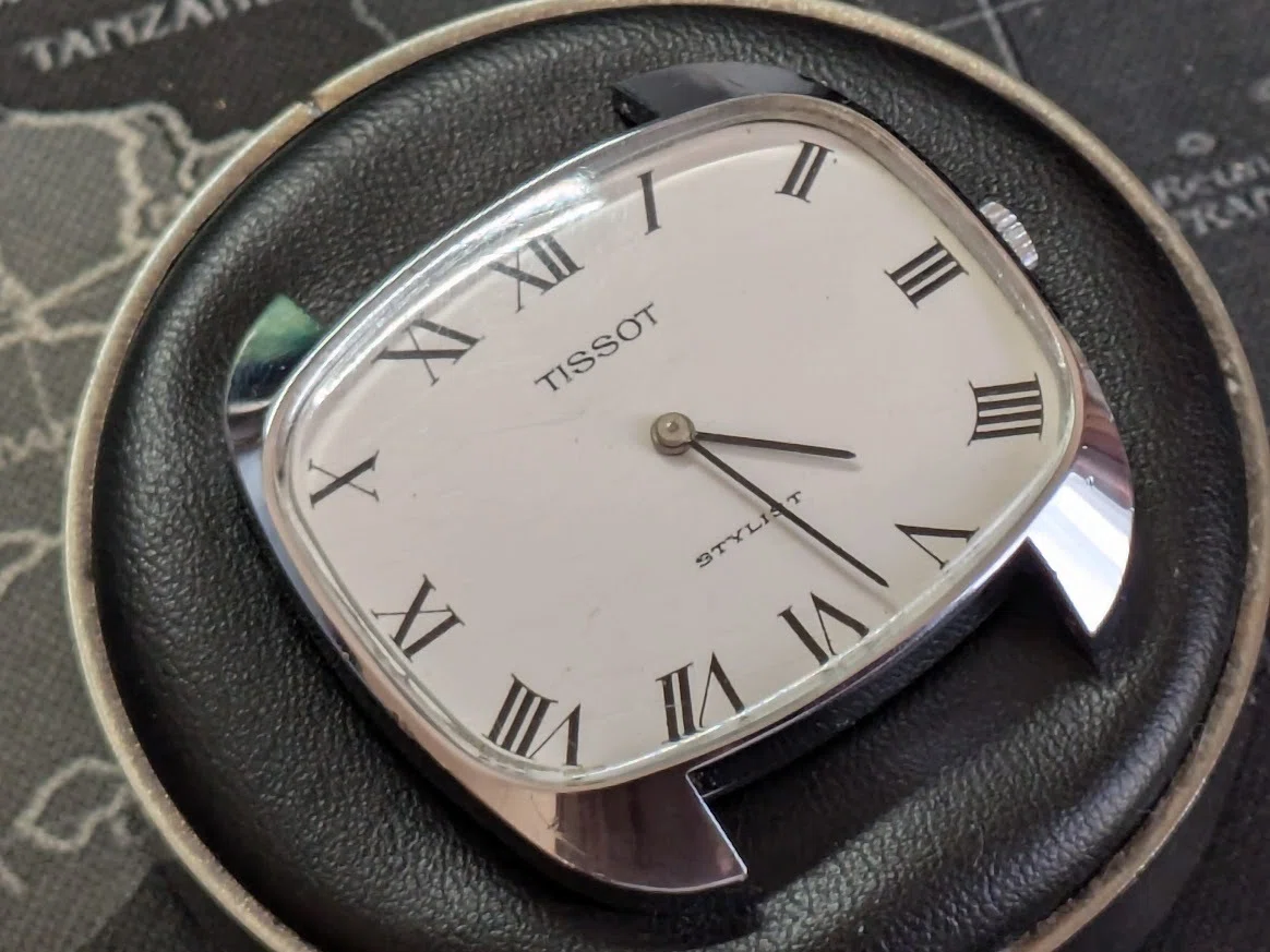 No.445 | Tissot | Stylist | 脱いだらナカミはアノ時計｜とある猫好き