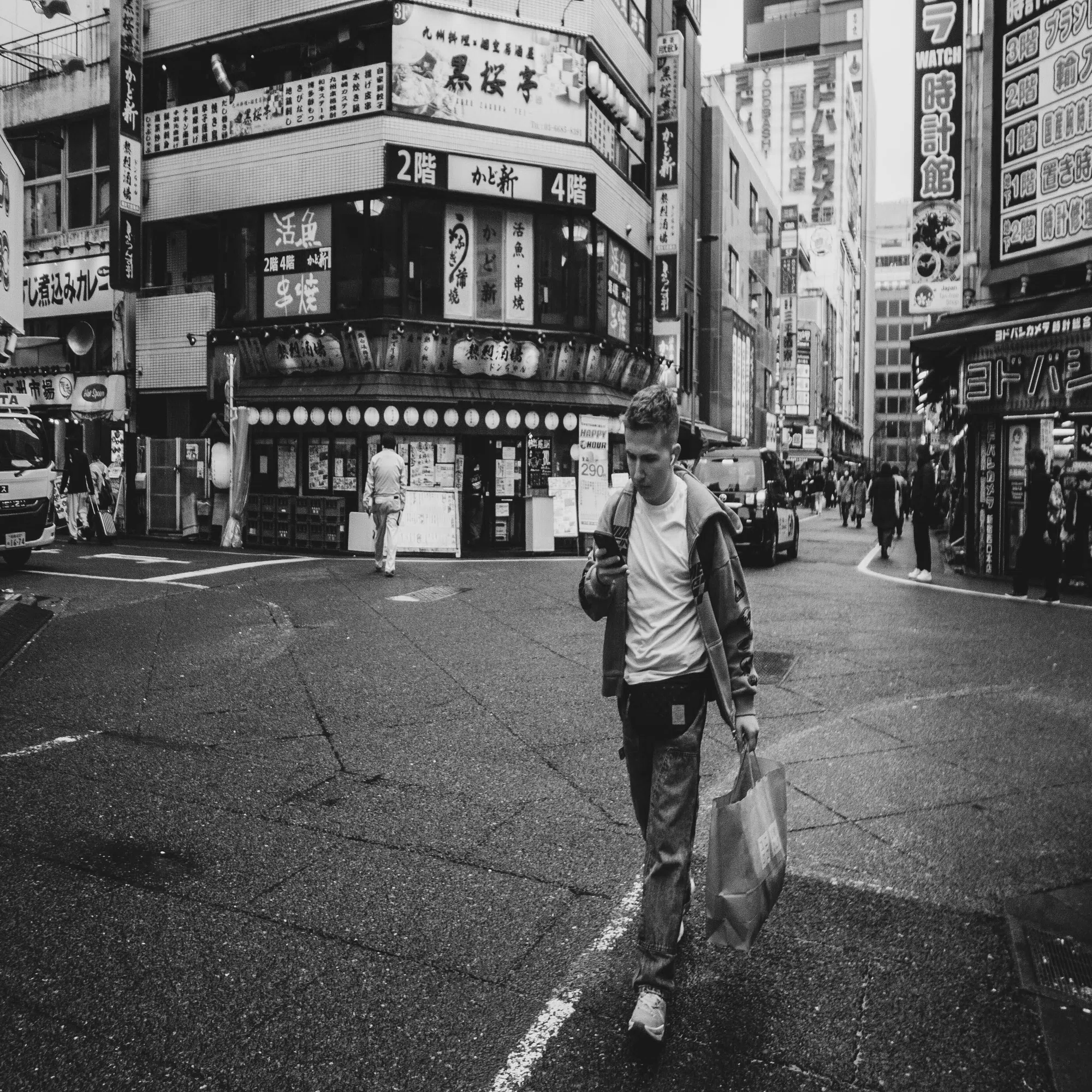 2026年の東京に、2007年の光を重ねる｜RICOH GR DIGITAL IIとCCDの残像 