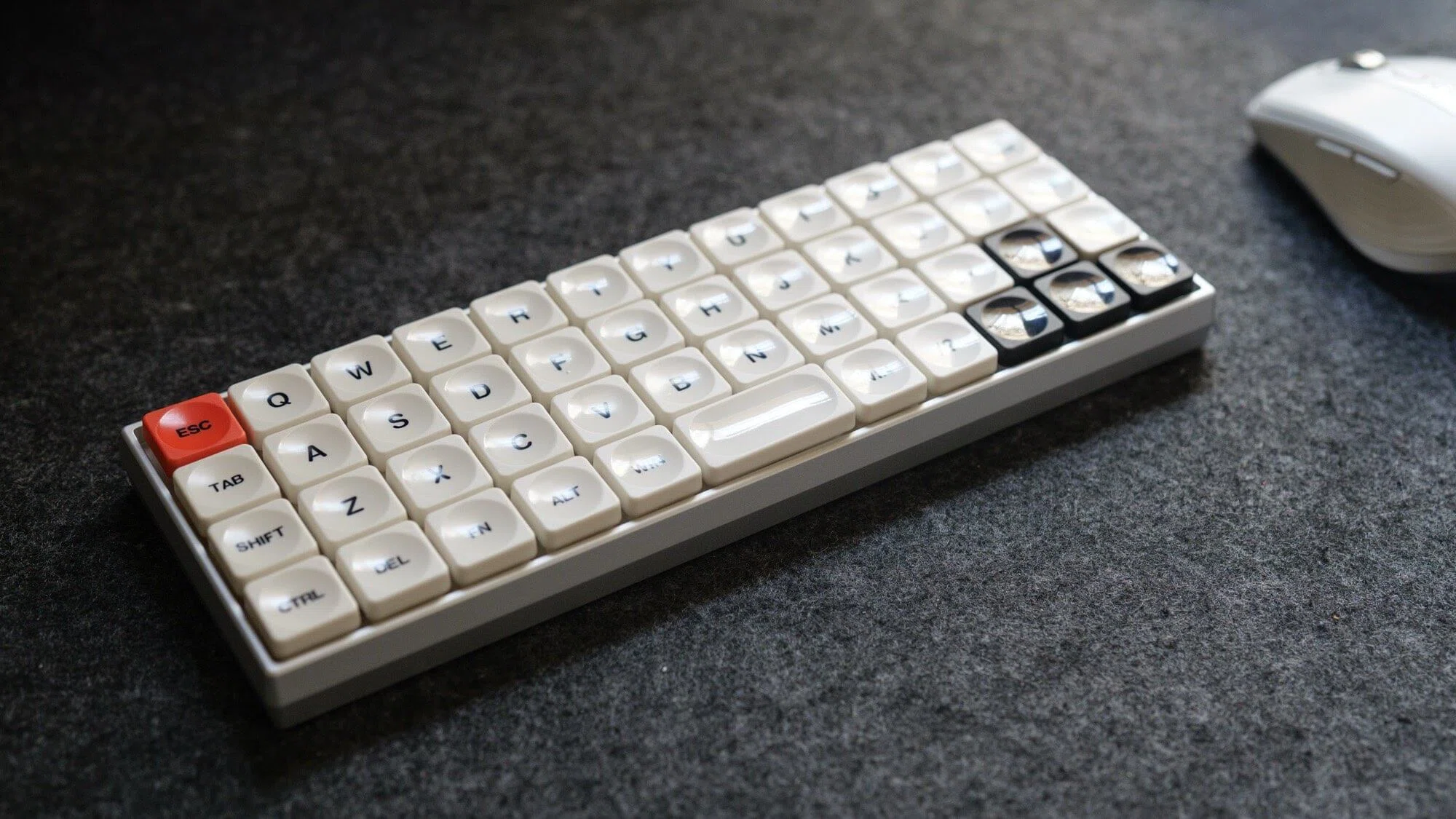 iPad miniのお供に40%キーボードを買ったよ｜ばるき