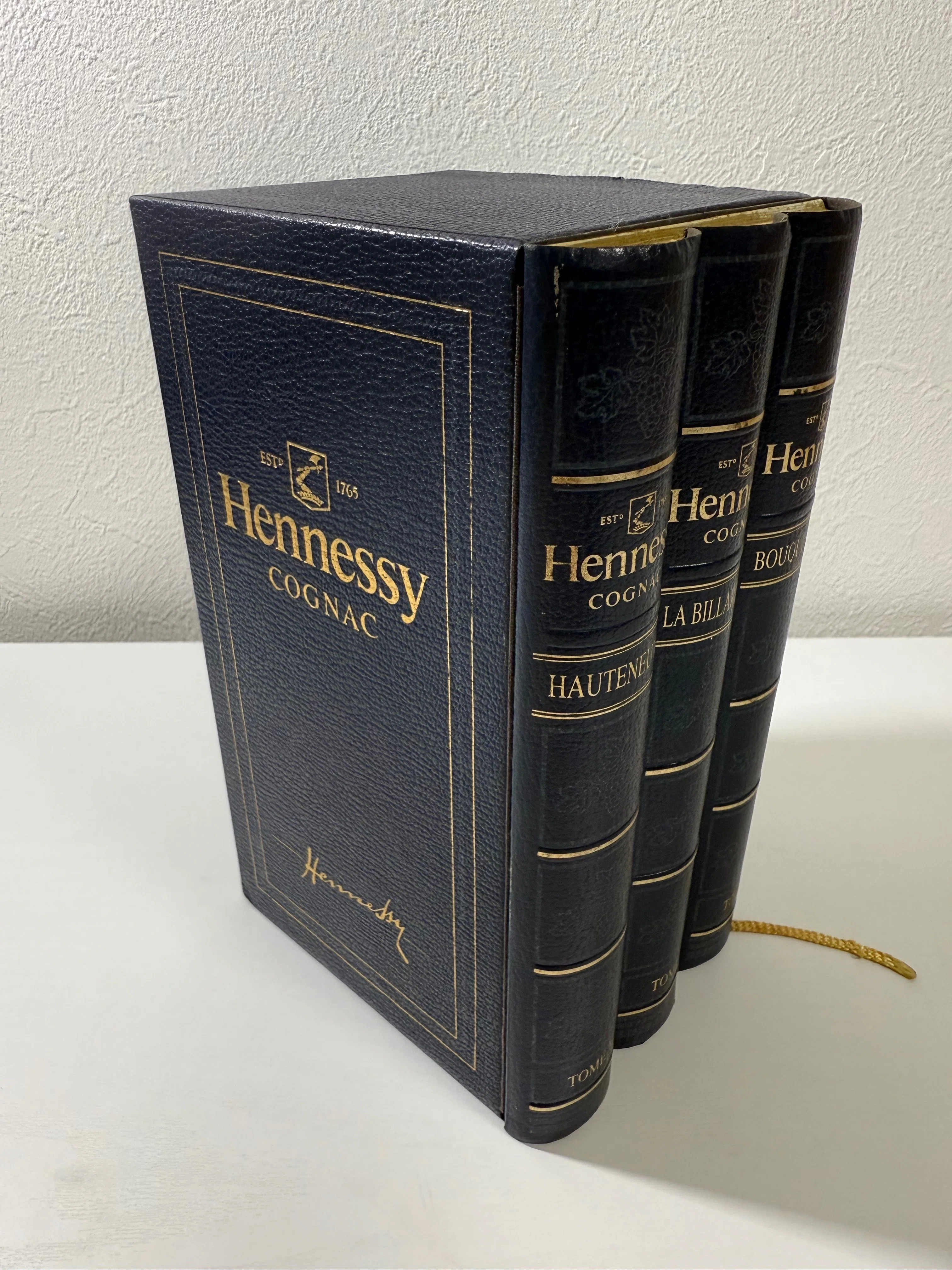 紹#3 】【酒#1】ヘネシー コニャック ブック型 Hennessy COGNAC ｜マサコレ