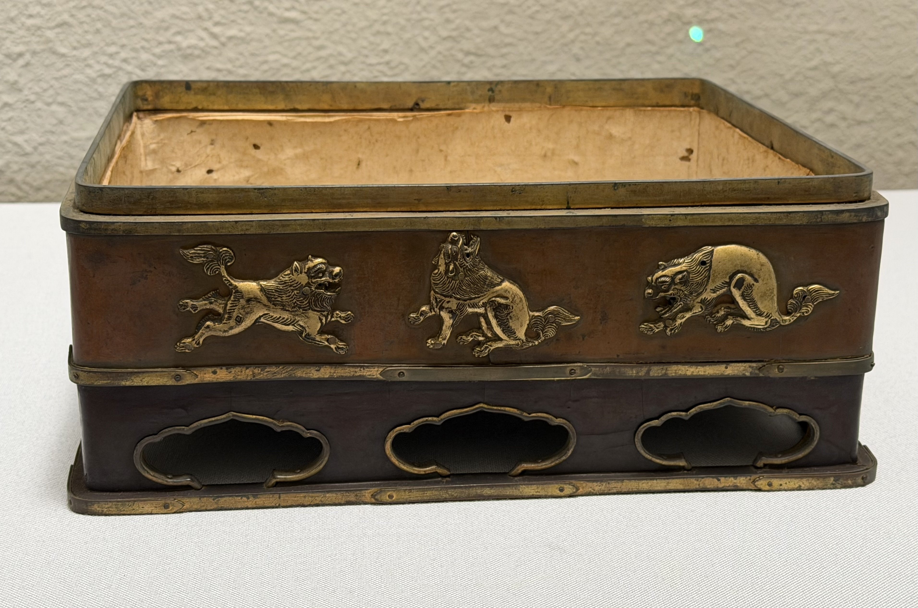 鎌倉時代の獅子の意匠と、そこから見る古金工目貫について｜刀箱師の