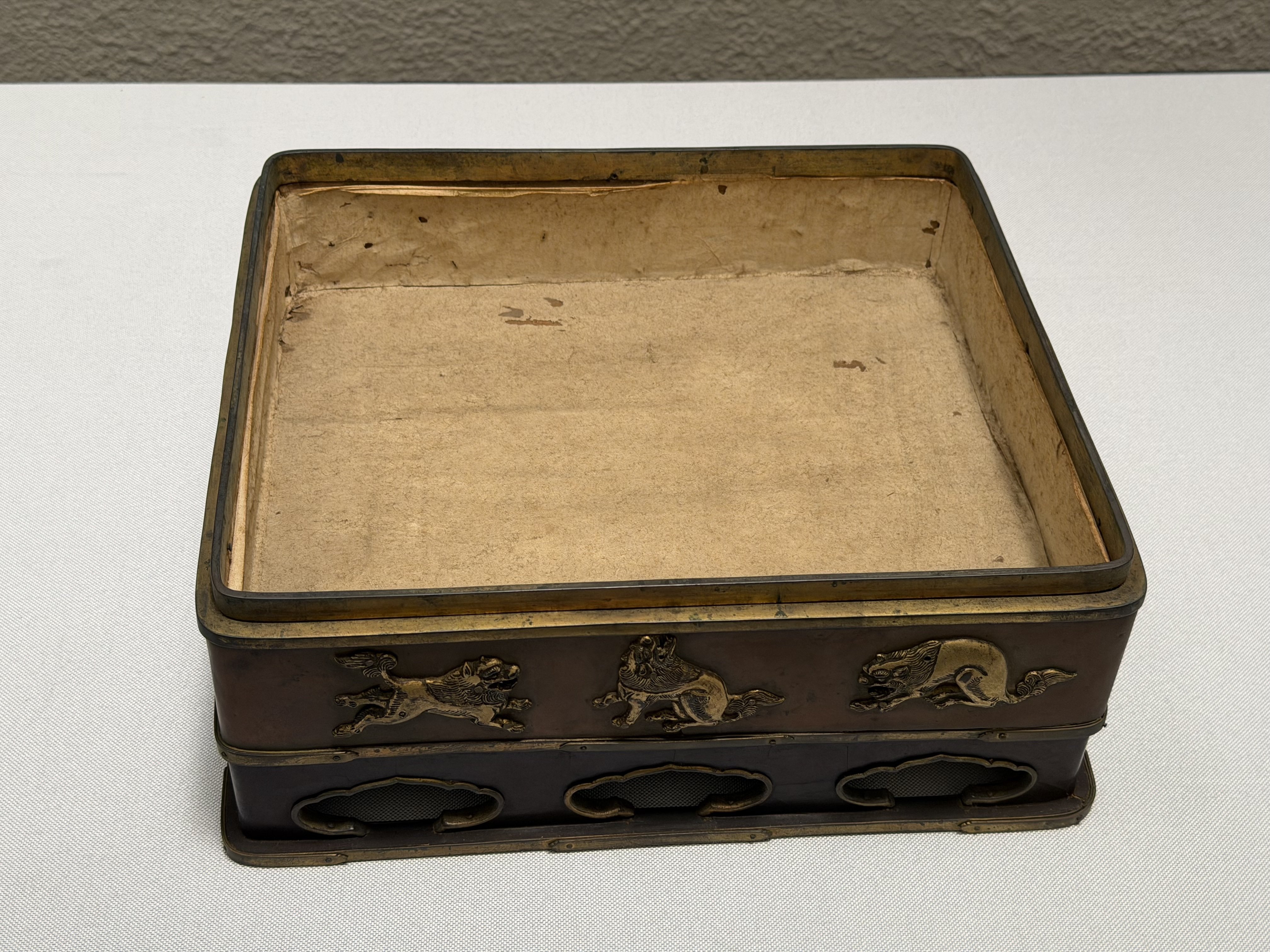 鎌倉時代の獅子の意匠と、そこから見る古金工目貫について｜刀箱師の