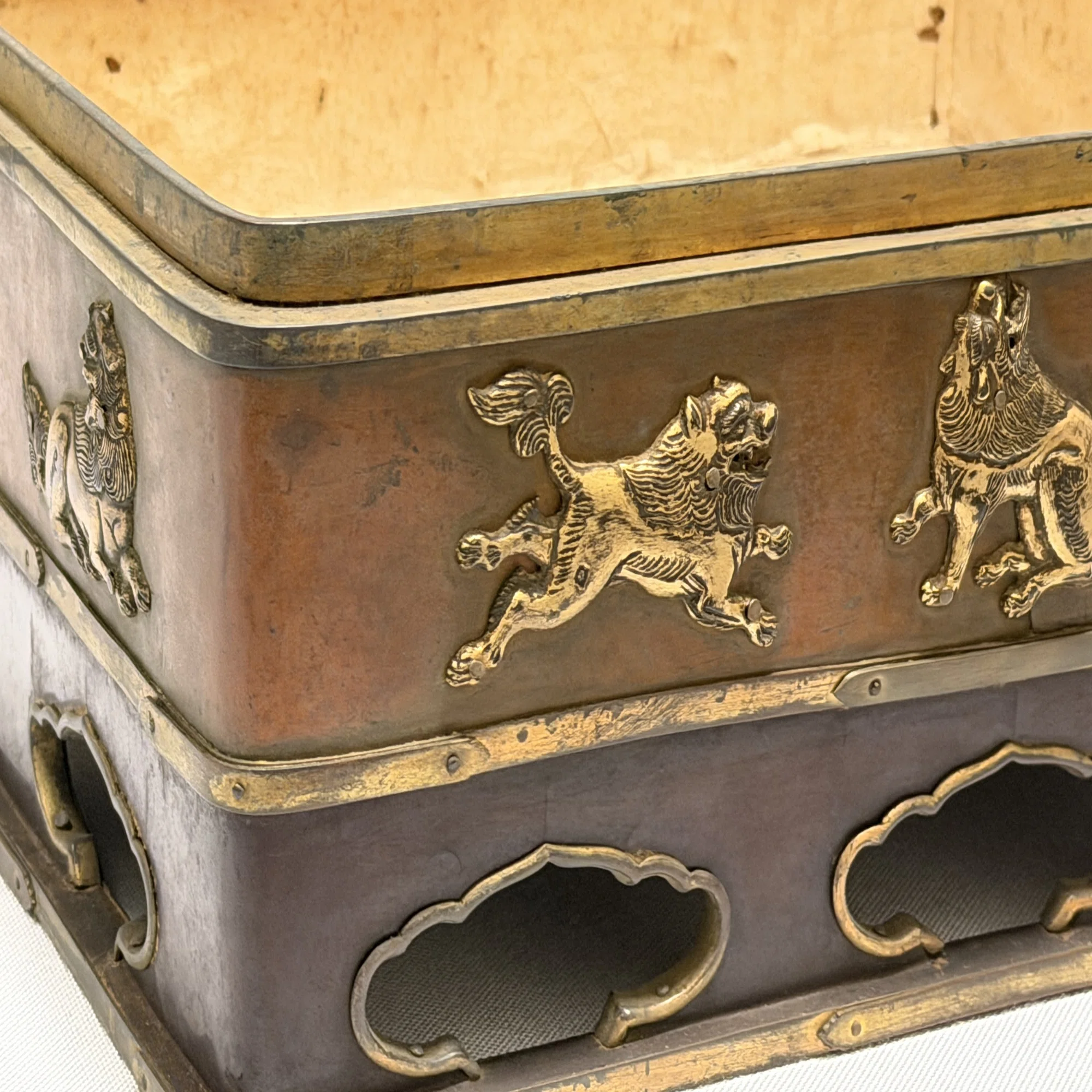 鎌倉時代の獅子の意匠と、そこから見る古金工目貫について｜刀箱師の 