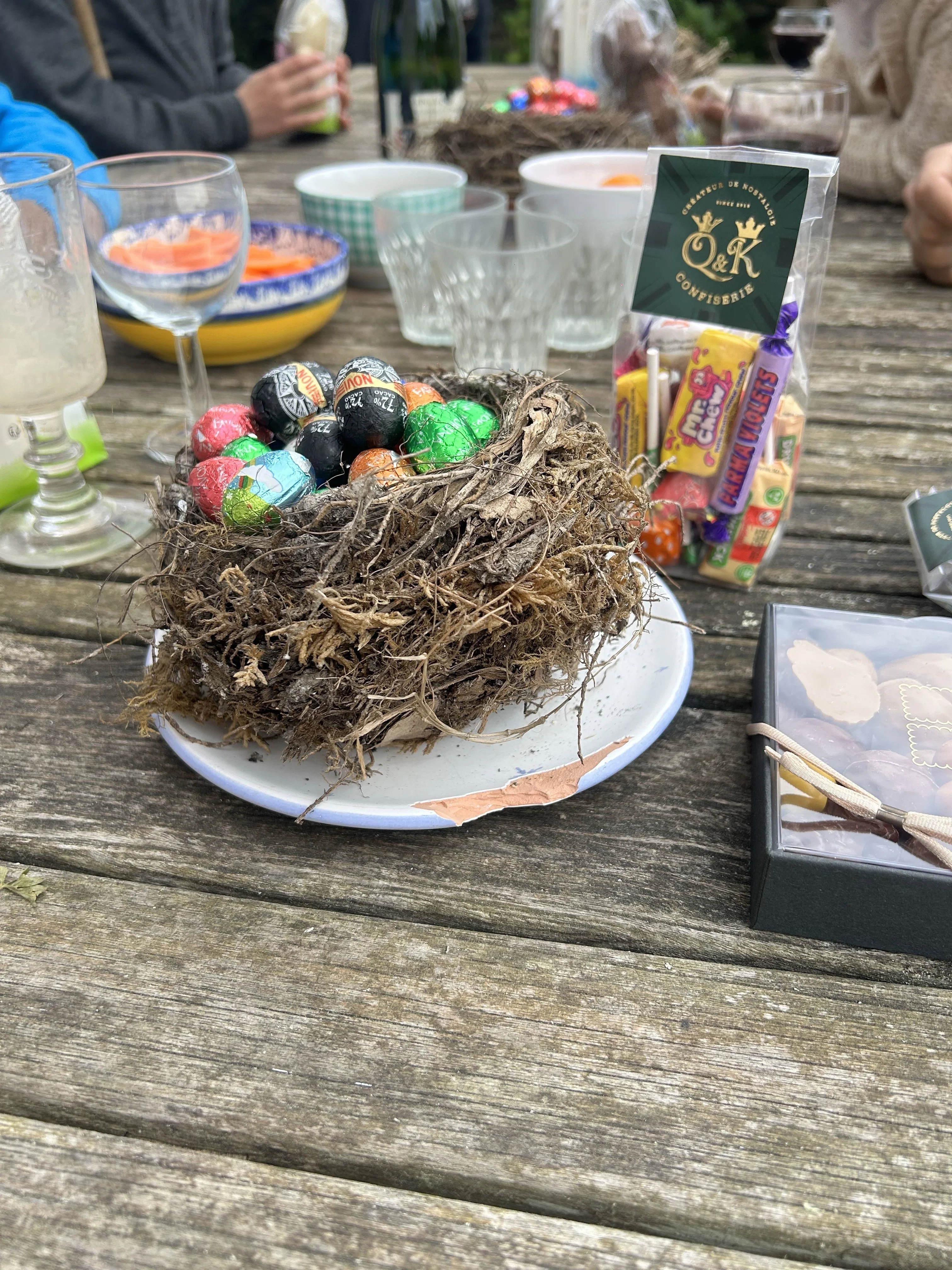 フランスのイースター🐣謎の鐘が持ってきてくれるチョコ｜Shoko