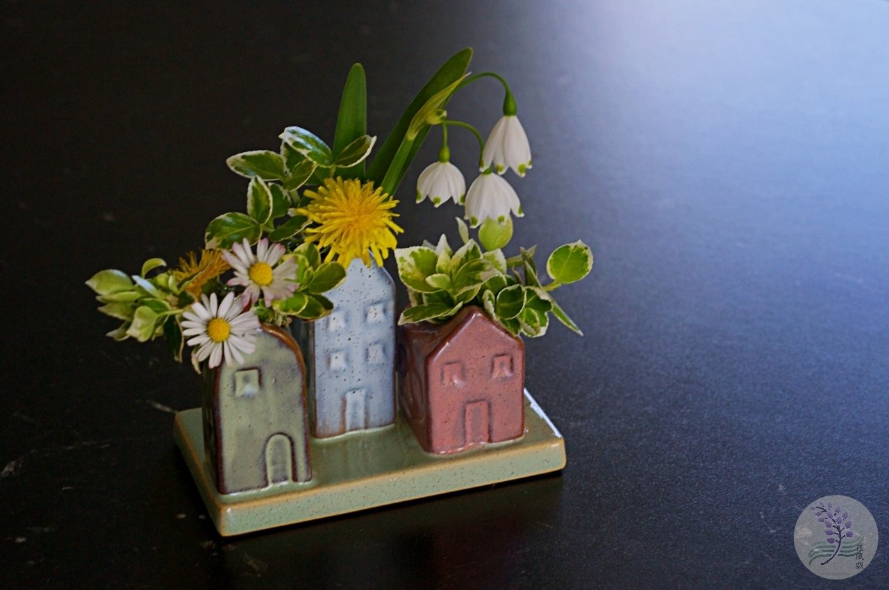 小さな器に住まわせる、庭の春｜まり🌸花追い人