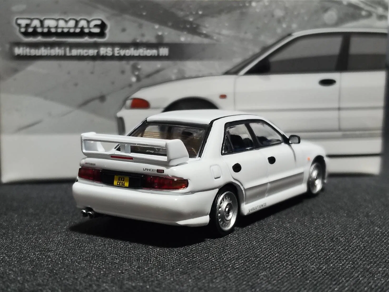 Tarmac Works GLOBAL64 1/64 Mitsubishi Lancer RS Evolution Ⅲ White