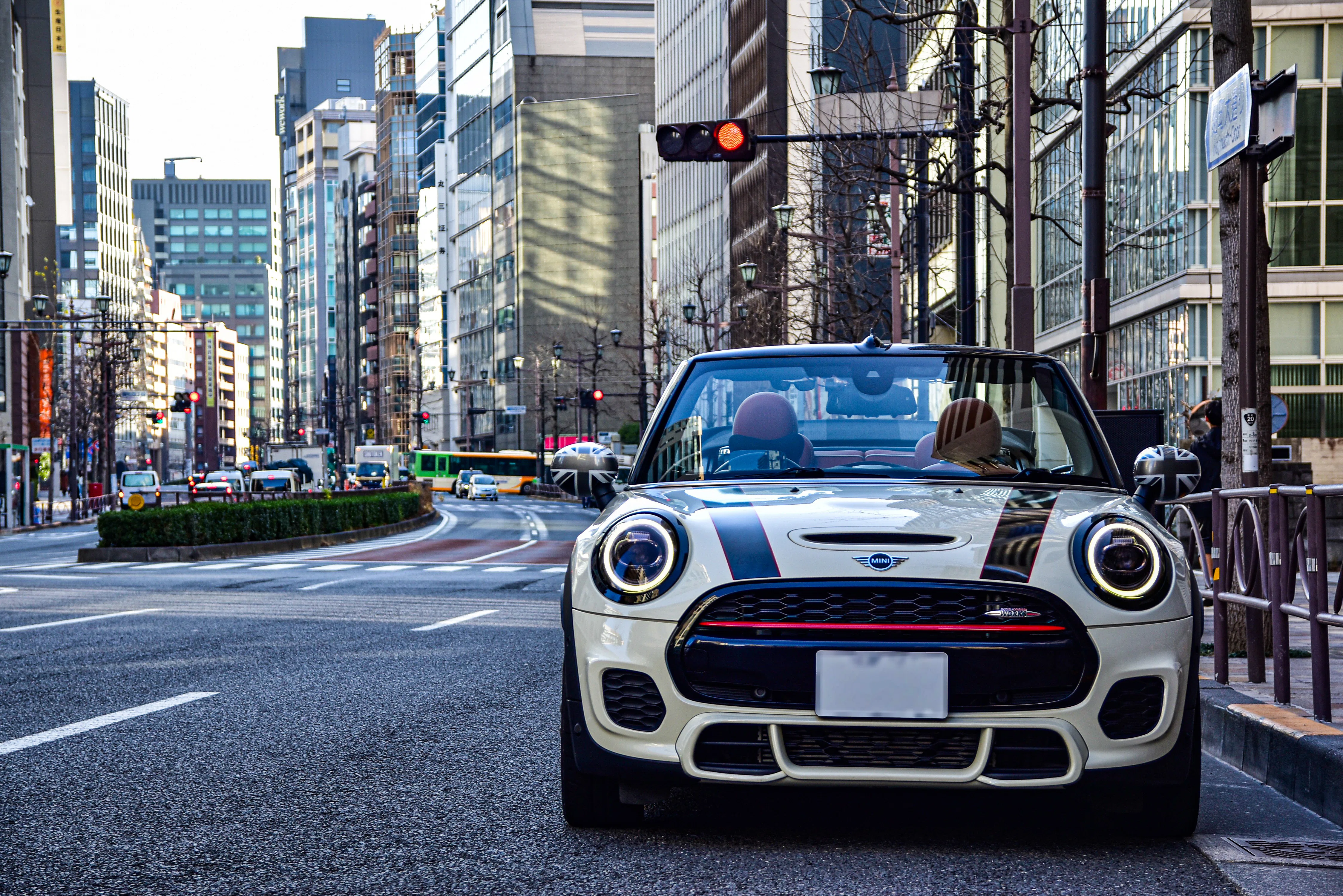 MINI F57 コンバーチブル ジョンクーパーワークス──R56の毒の先に