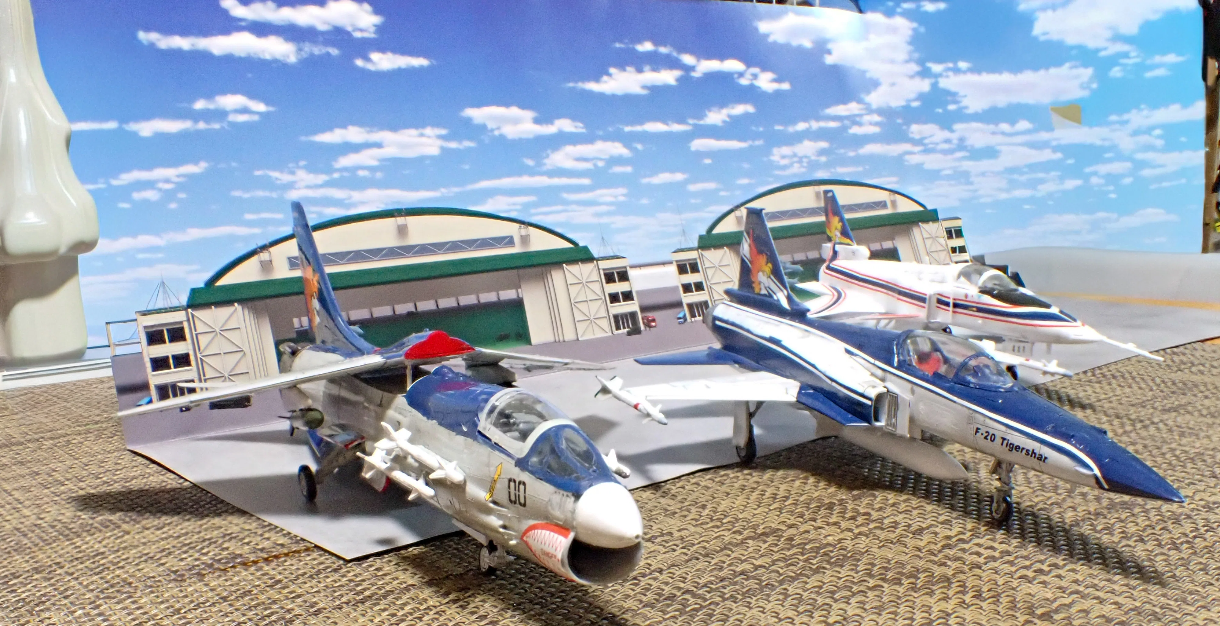 【送料込み】エリア88　 X29 F8クルセイダー 風間真機セット 1/72 ハセガワ F8クルセイダー エリア88 風間真｜セるしうす