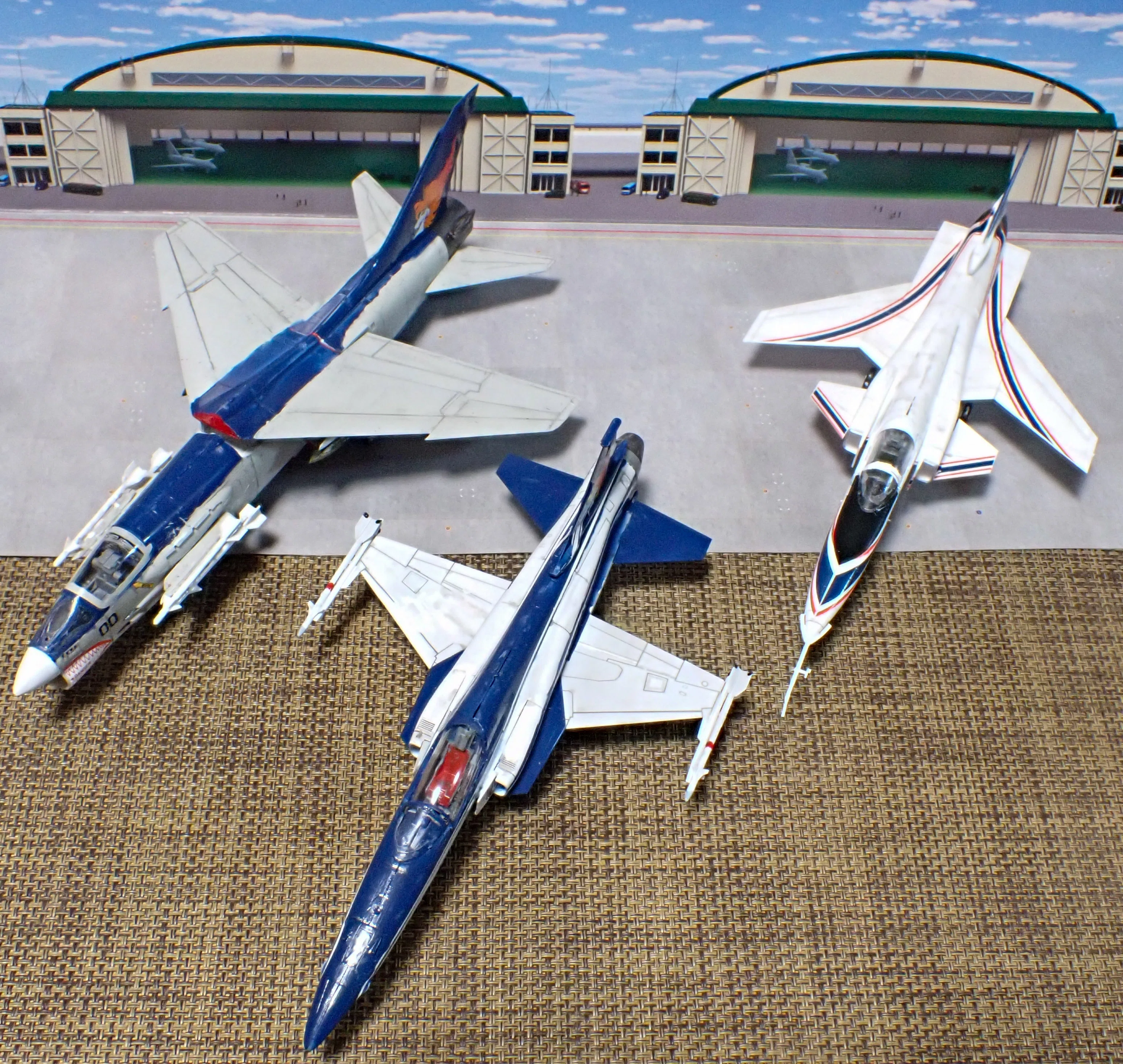 1/72 ハセガワ F8クルセイダー エリア88 風間真｜セるしうす