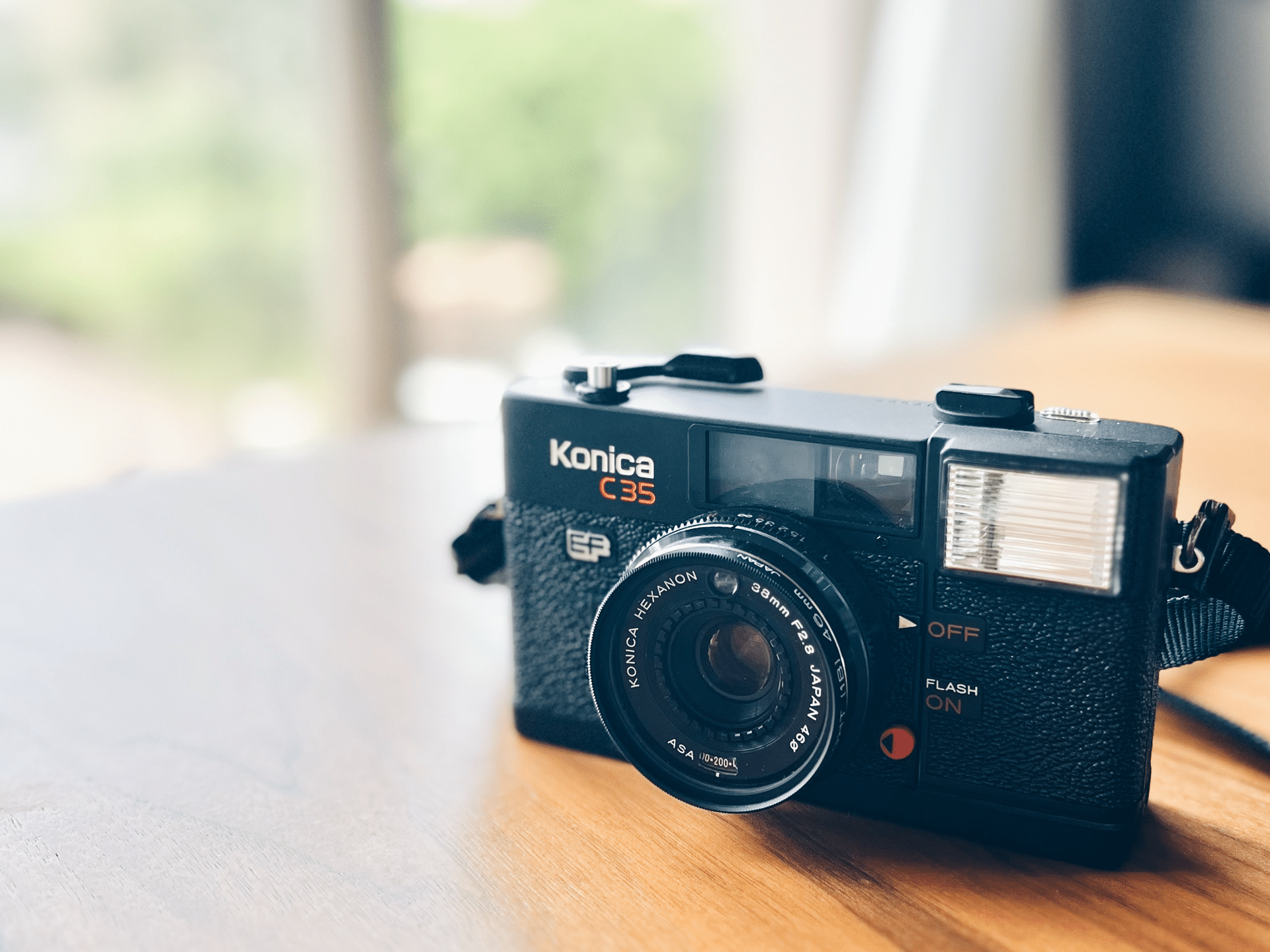 フィルムカメラ KONICA C35 Flash matic F1219-409-6v p 16．写りにビックリ Konica C35 Flashmaticで街スナップ＜カメラ＞｜神成