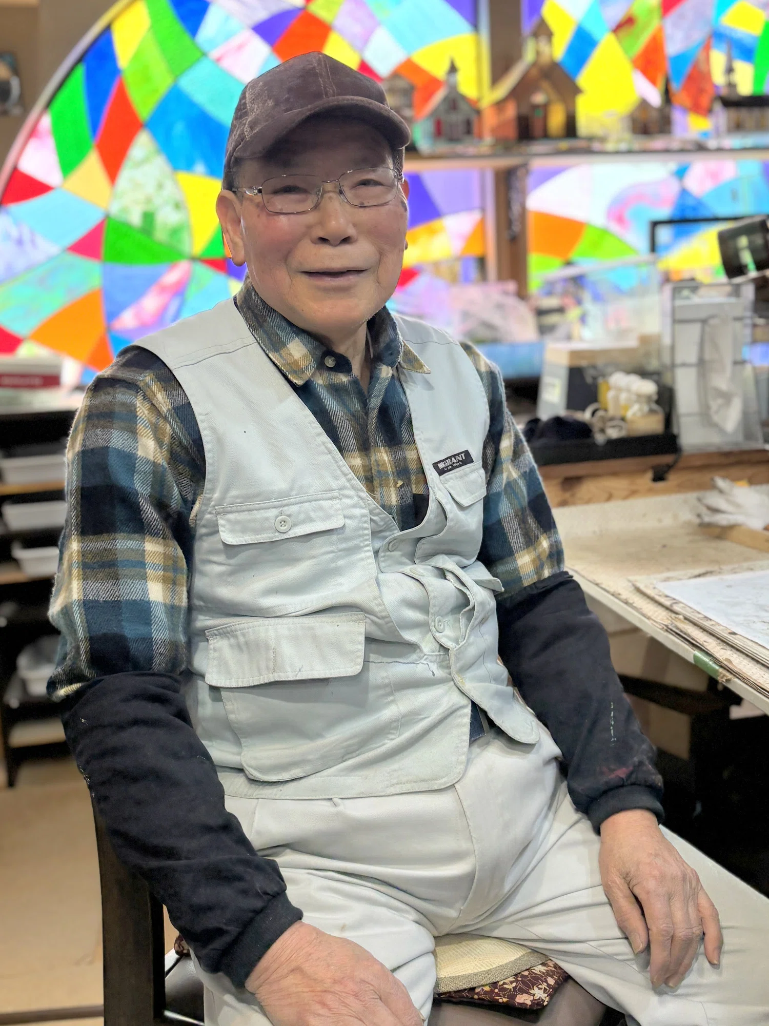 光の芸術】松前町（愛媛）のステンドグラス職人のパワフルさに圧倒され