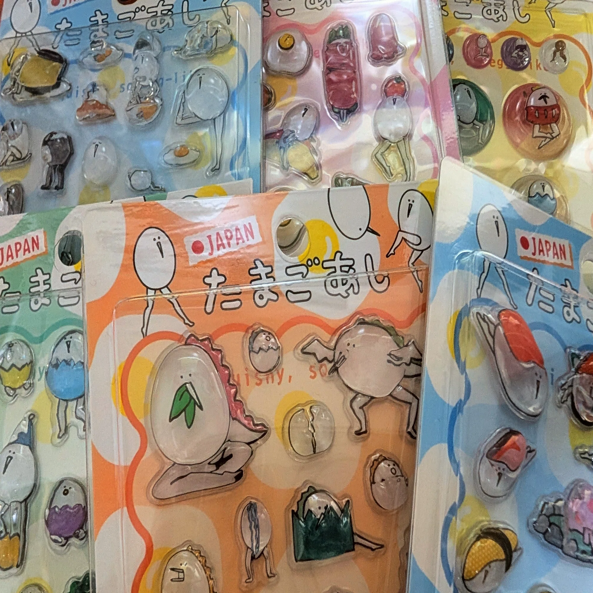 たまごあし」を語る。10年推してた謎キャラクターにシール売場で再会 