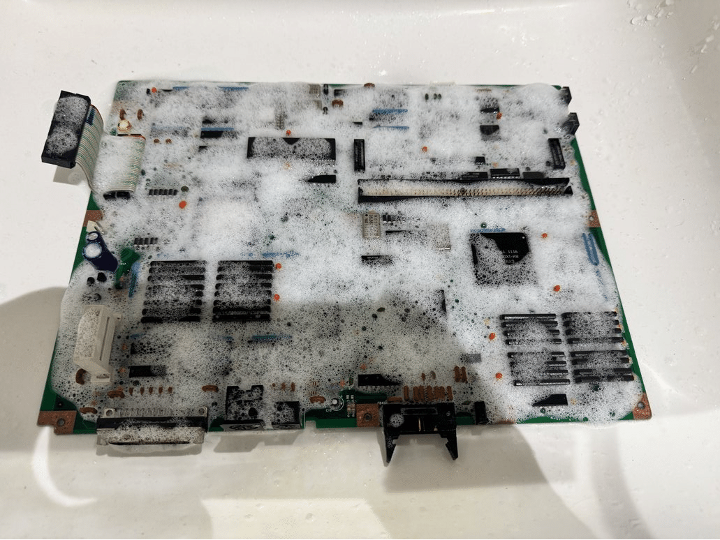 理容機器　クリエ　コントロール基盤 X68000 XVI 修理記録③ - 基板洗浄とコントロール基板の電池ボックス化
