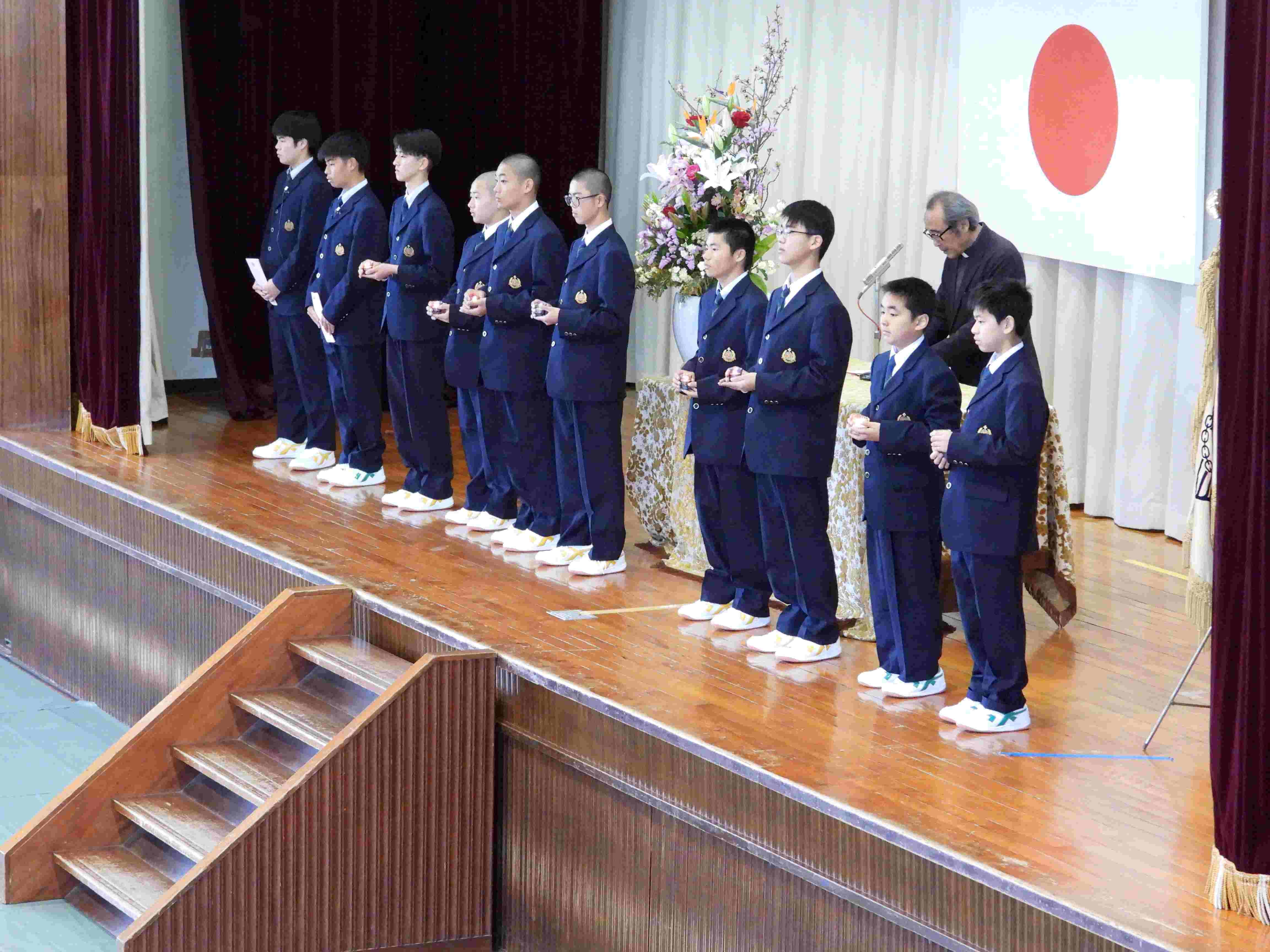 【美品】長崎南山中学校 制服一式6点 定価57,900円分 4月8日（水）午前中、長崎南山中学校・高等学校の入学式が行われました