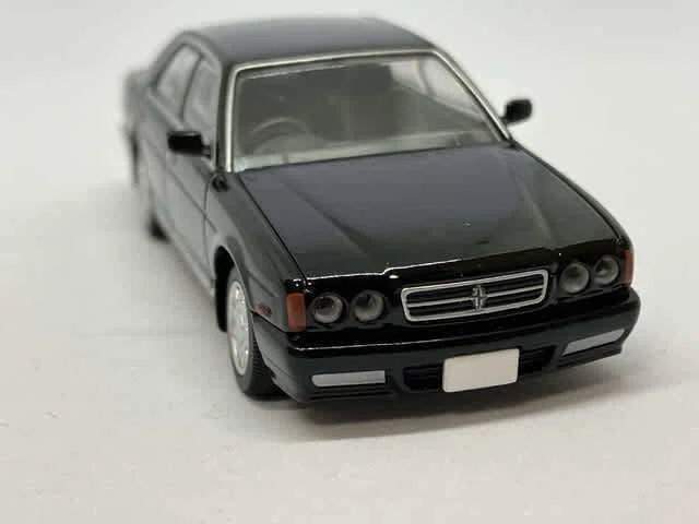 トミカリミテッドヴィンテージ NEO LV-N265a 日産セドリック V30