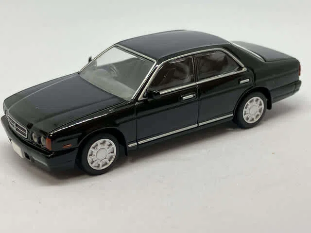 トミカリミテッドヴィンテージ NEO LV-N265a 日産セドリック V30