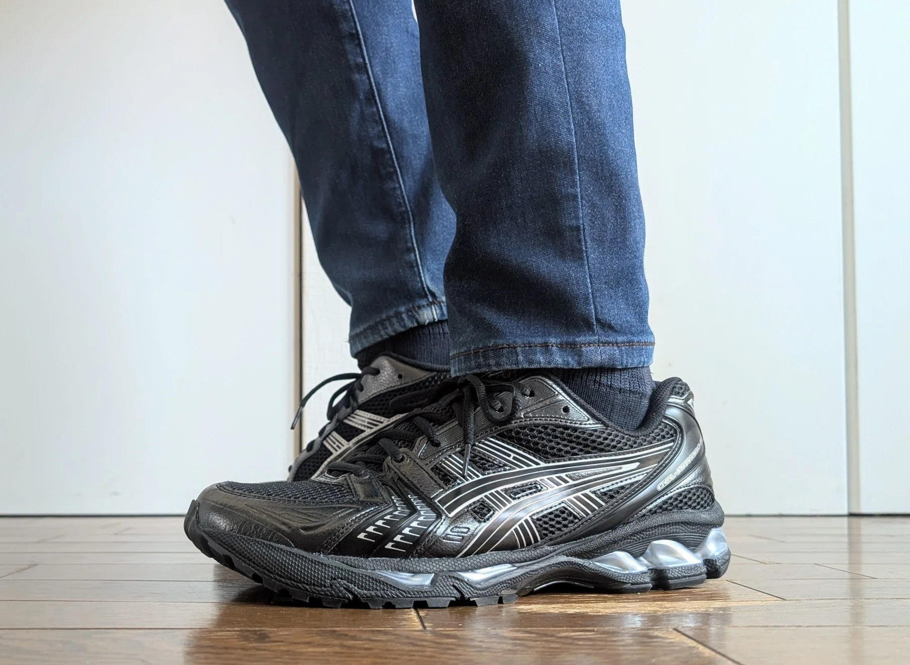 ASICS】ゲルカヤノ14は平成世代にグッとくる。足元がレトロにコーデが 