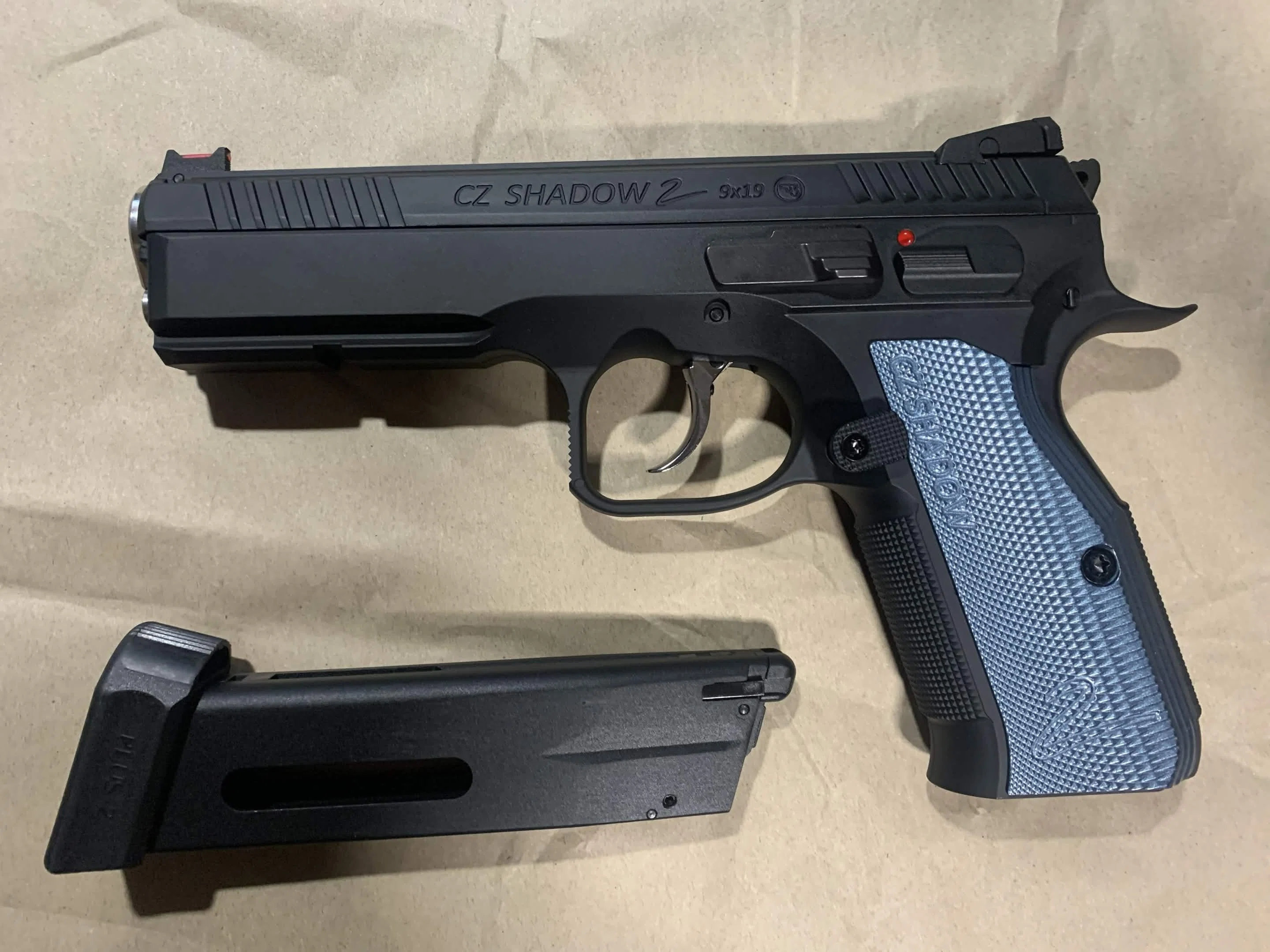 カーボネイト CZ SHADOW2 CO2 The popular CZ Shadow2 is now available in CO2! Carbon8 CO2 gas