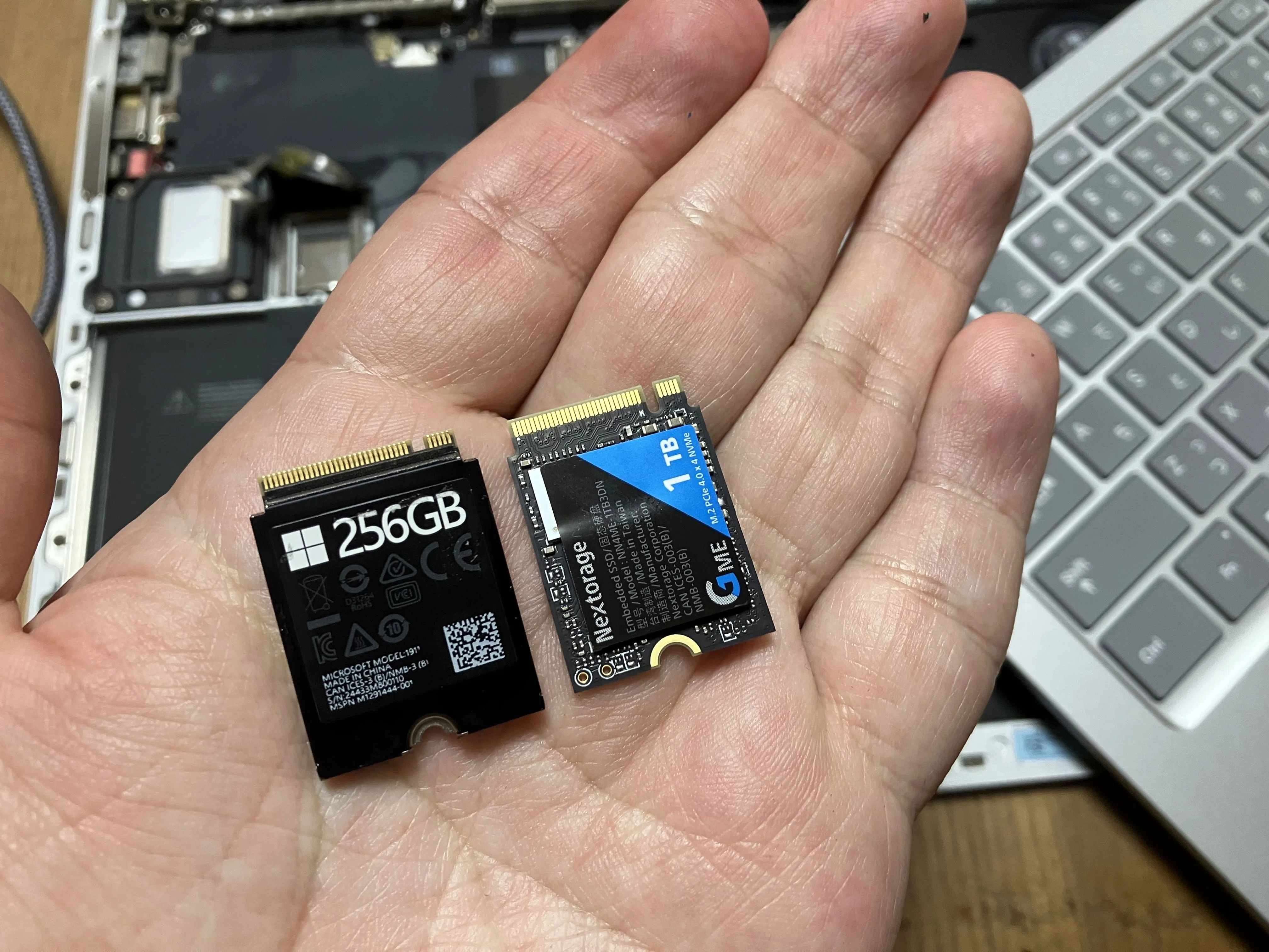 Replacing the SSD in a Surface Laptop 6 and Benchmarking｜星屋 誠