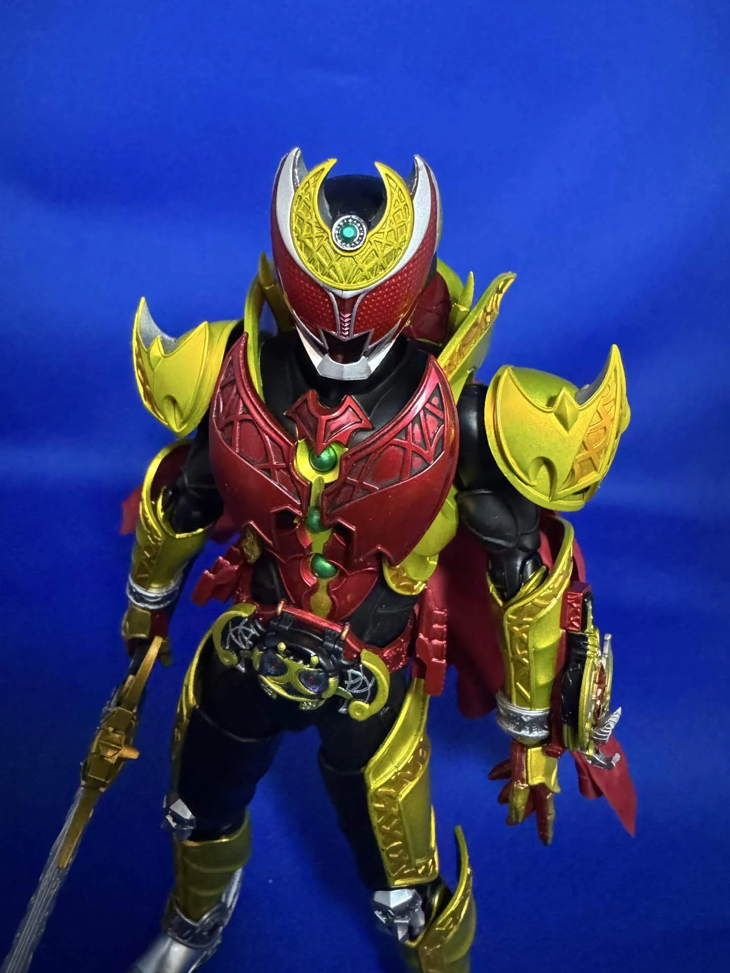 S.H.フィギュアアーツ】真骨彫仮面ライダーキバ エンペラーフォーム