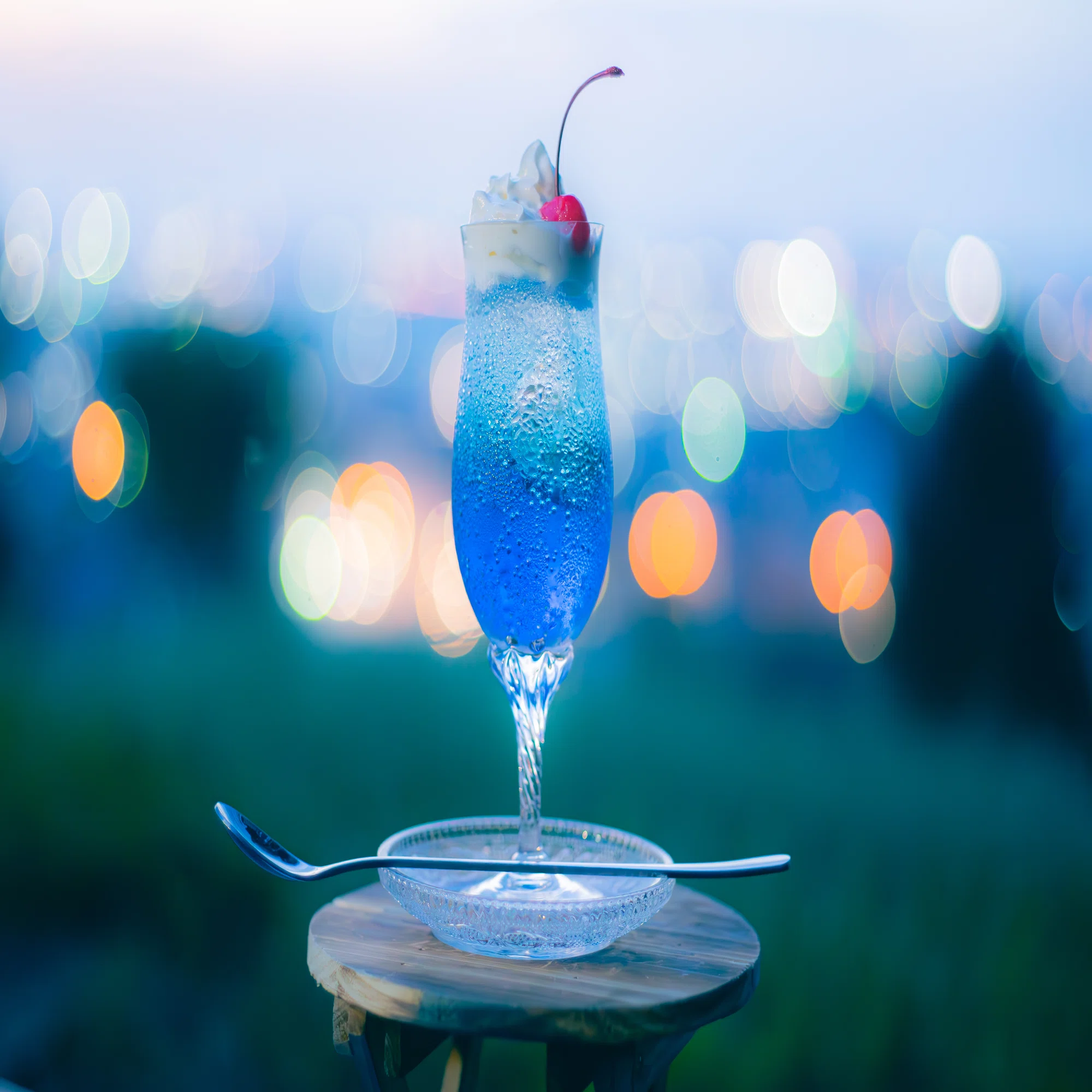 クリームソーダは、思い出のような飲みもの｜tsunekawa/旅する喫茶