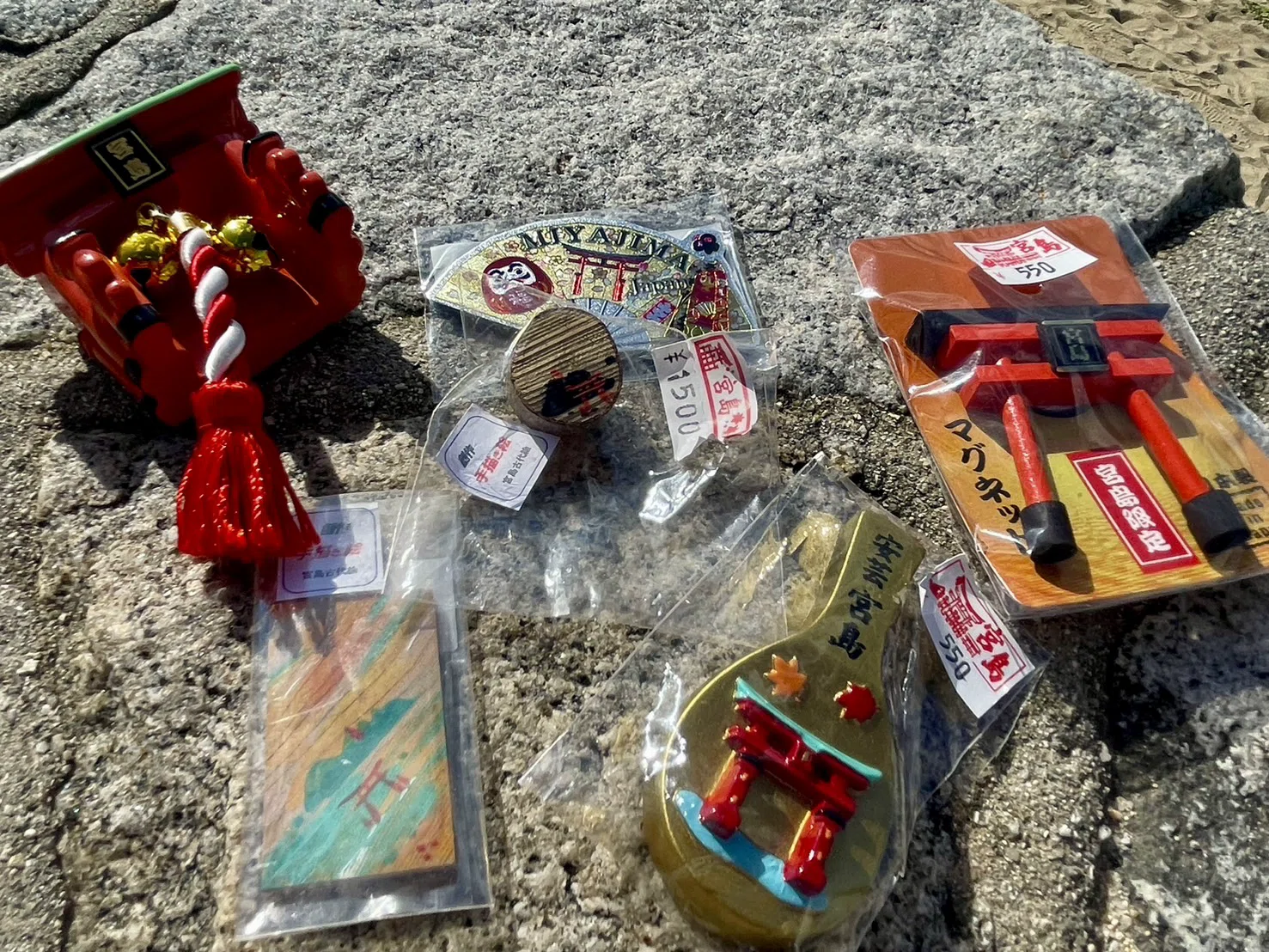 Hakataya x Miyajima Souvenirs (Torii Goods Edition)] Recommended